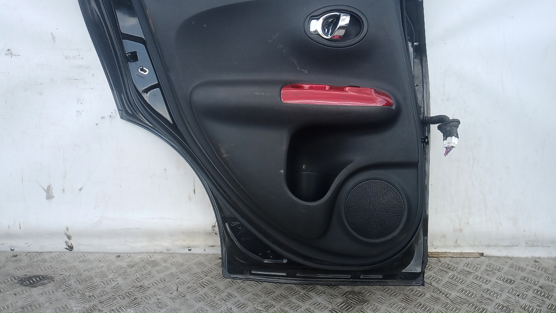 Дверь задняя левая