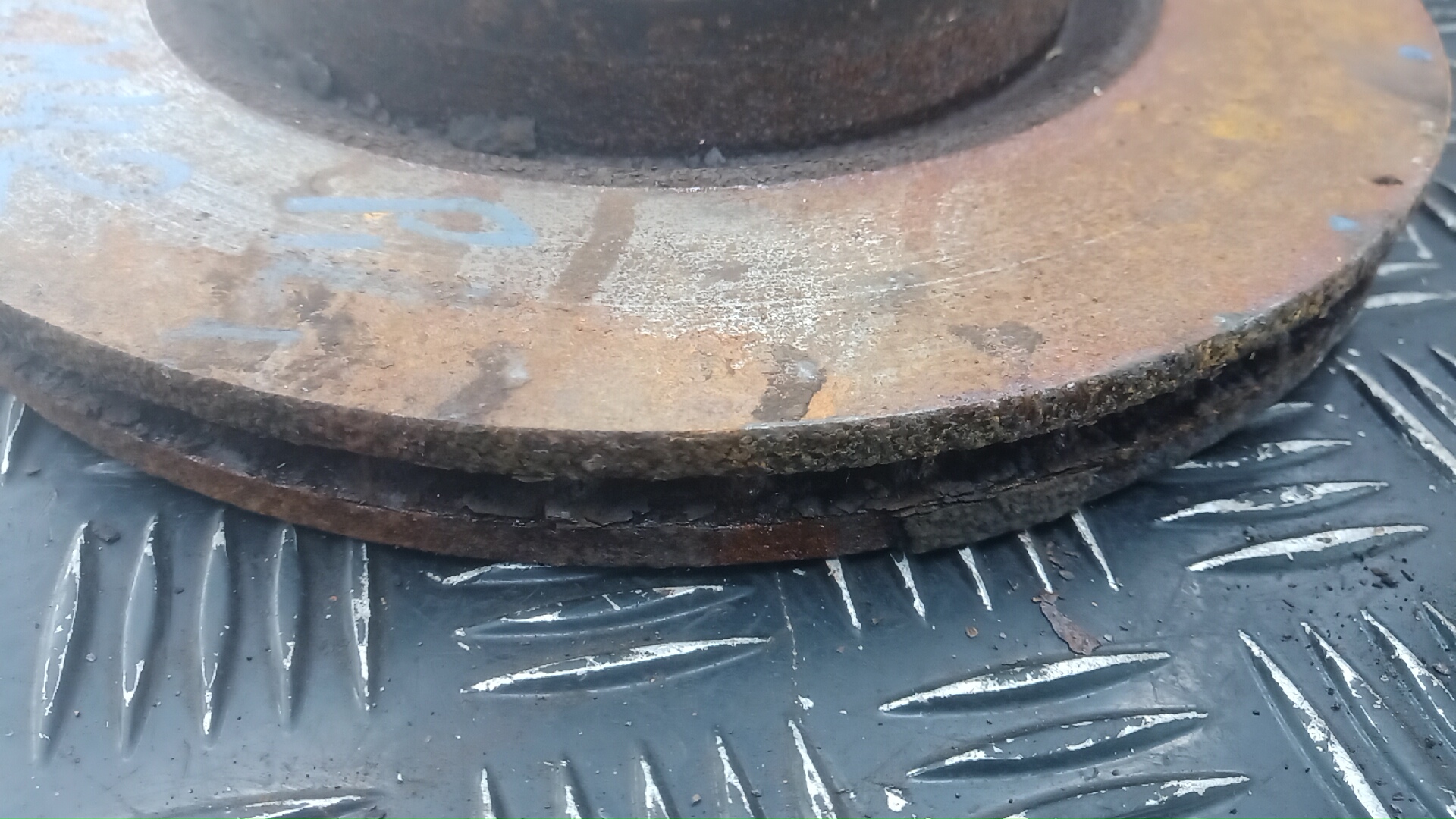 Диск тормозной передний вентилируемый