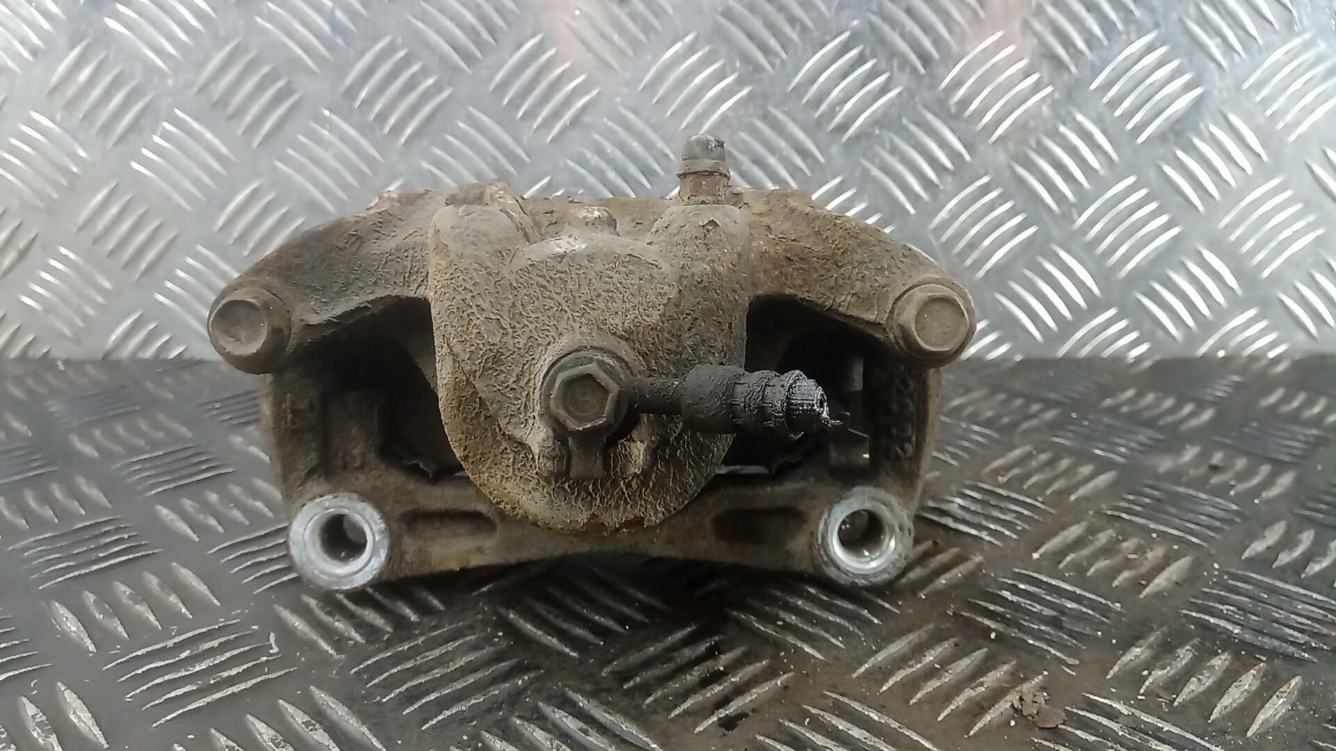 Суппорт передний правый