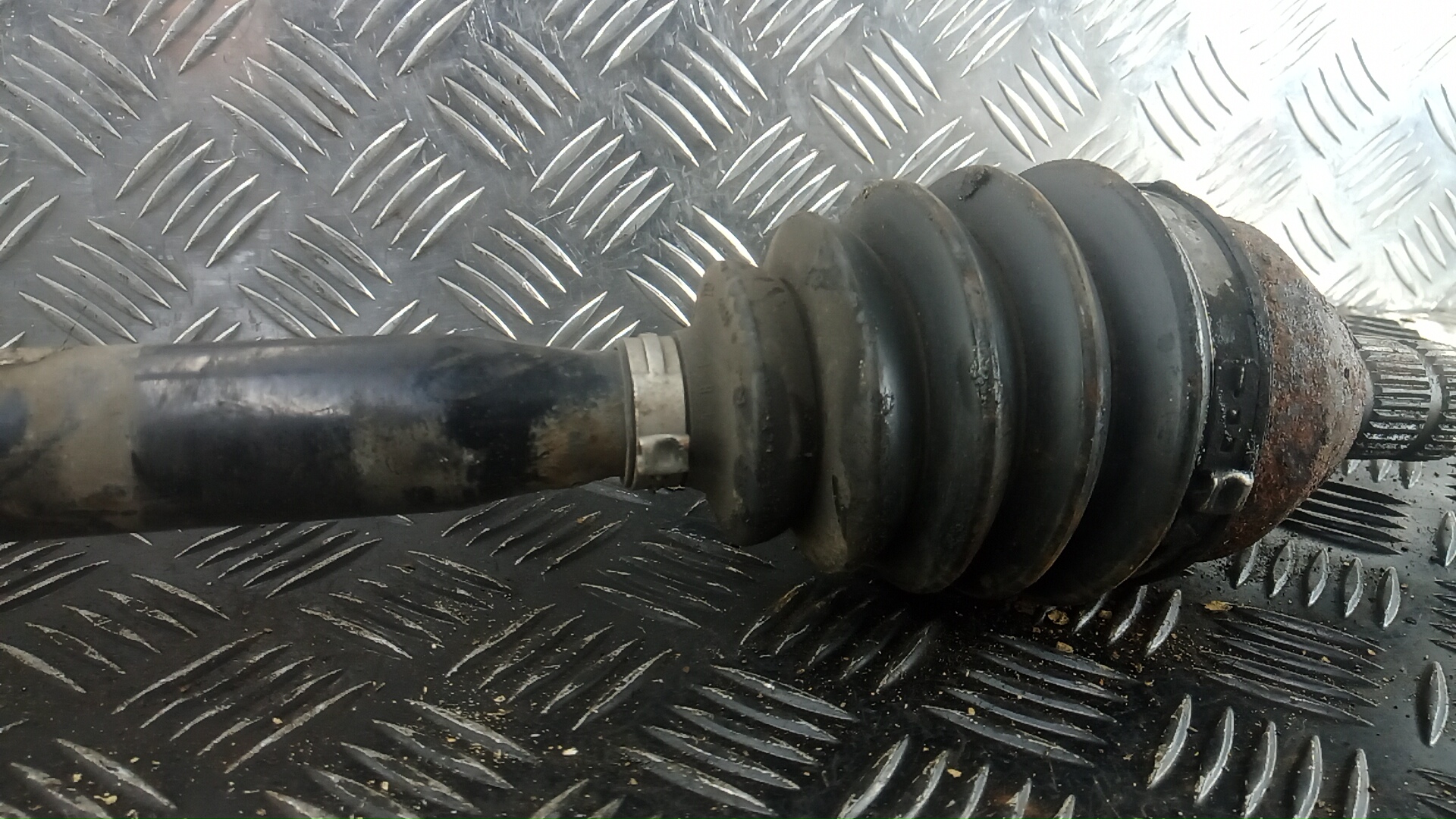 Полуось передняя правая