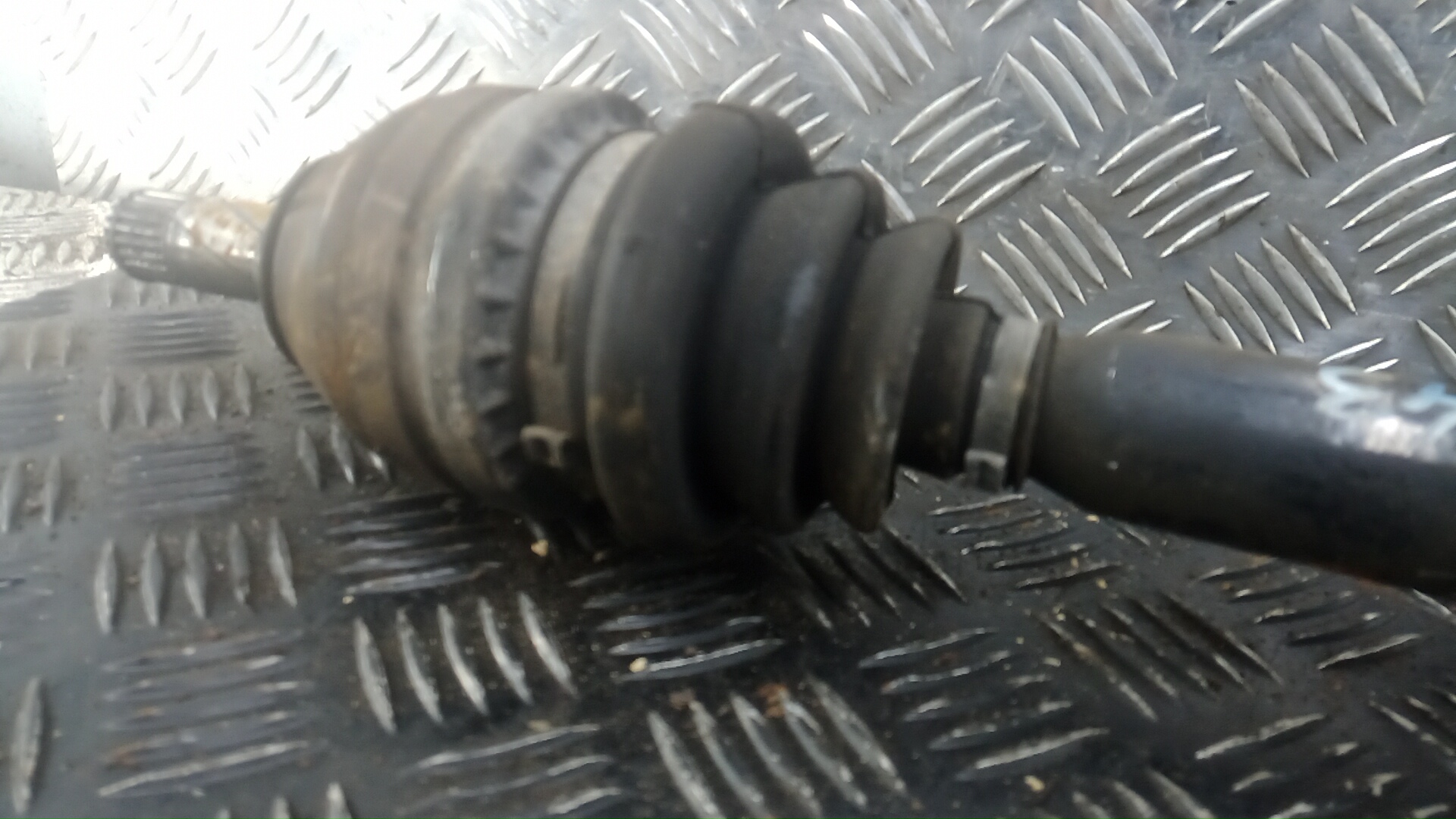 Полуось передняя правая