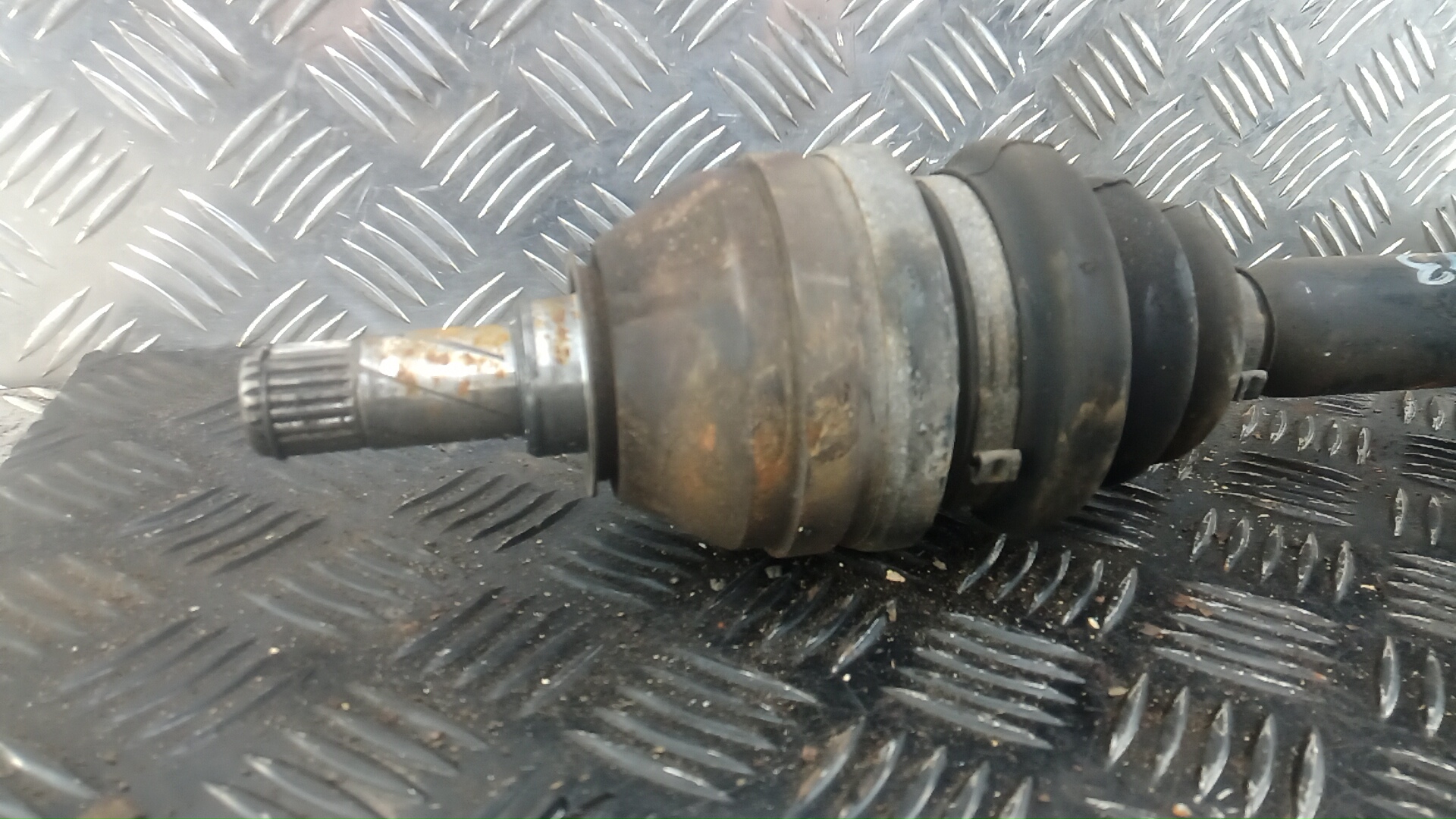 Полуось передняя правая