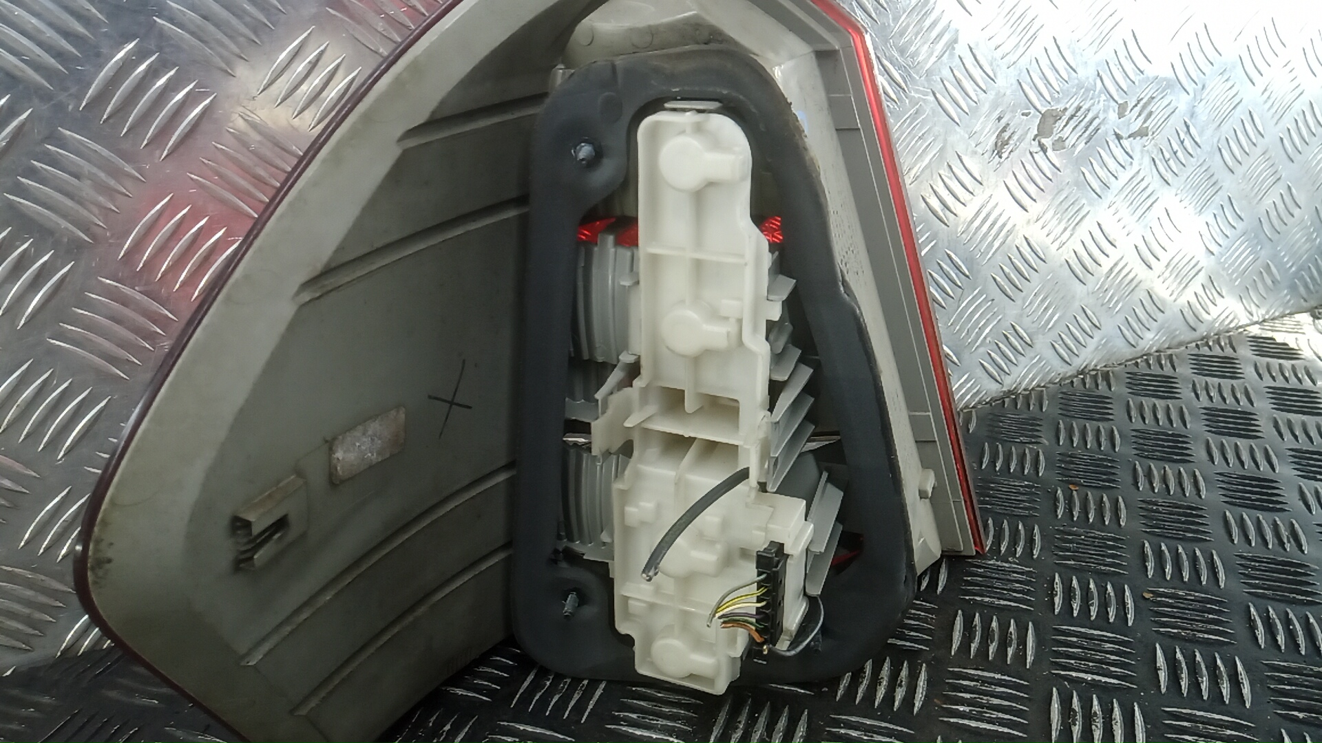 Фонарь задний правый