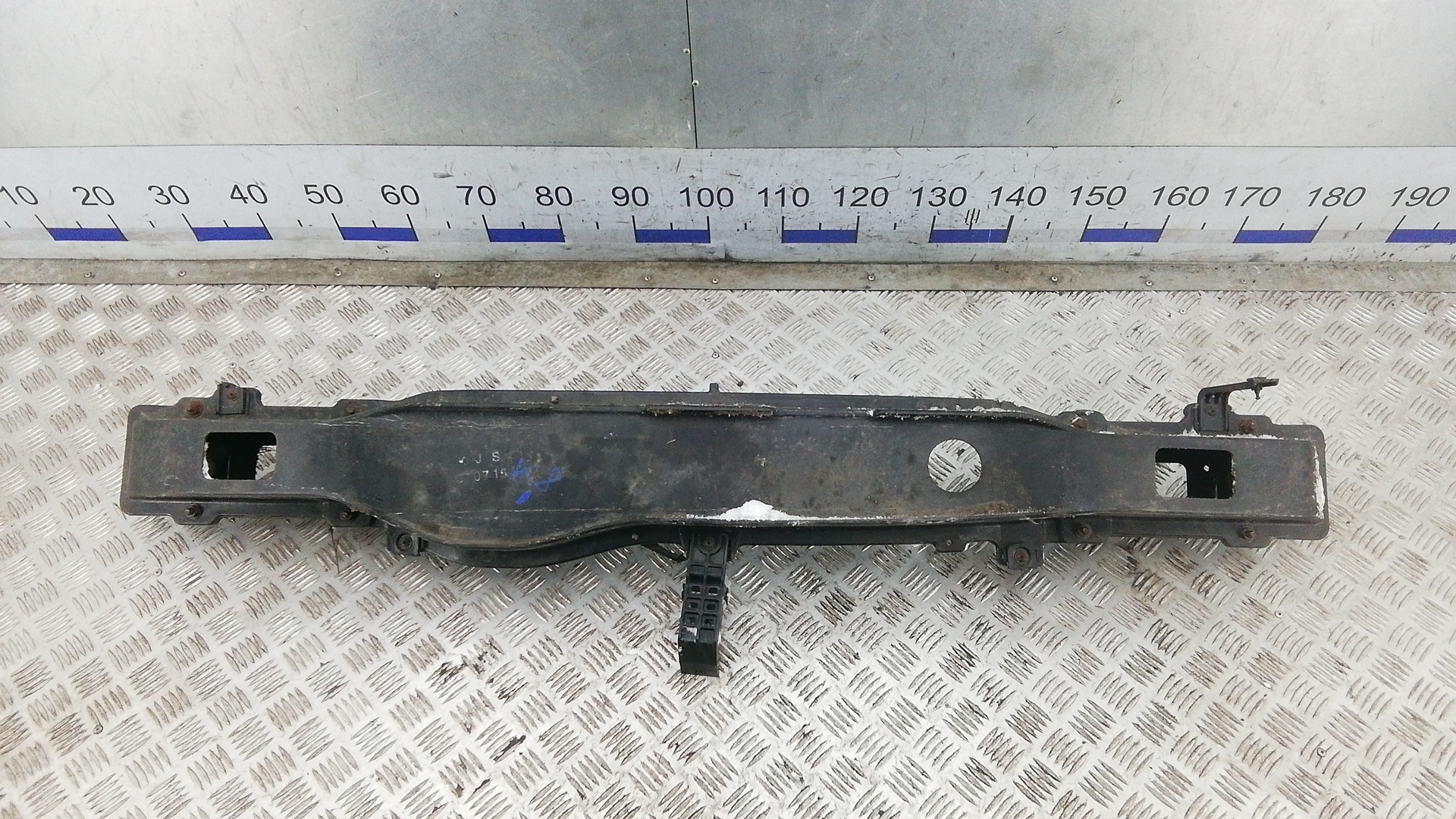 Кронштейн усилителя переднего бампера