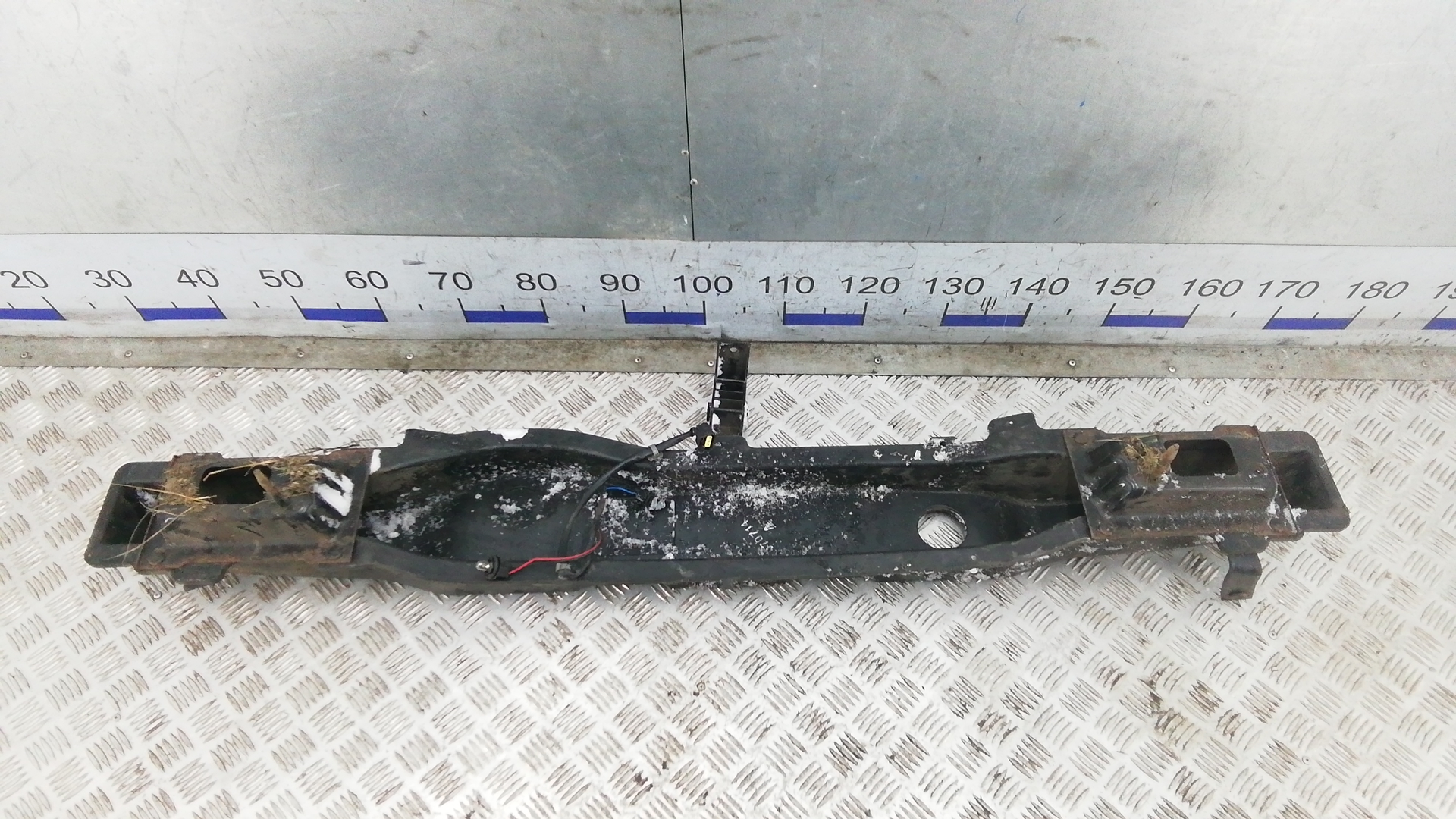 Кронштейн усилителя переднего бампера