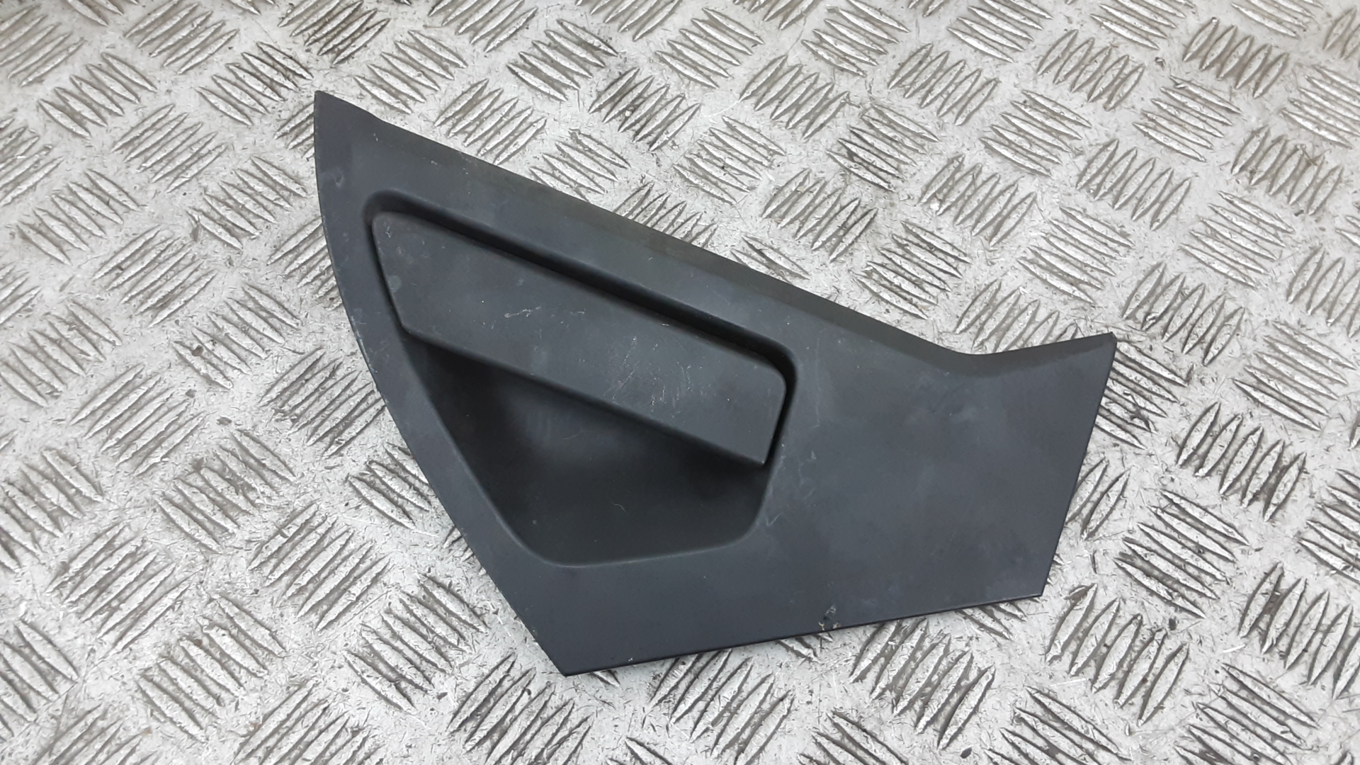 Ручка двери задней наружная левая