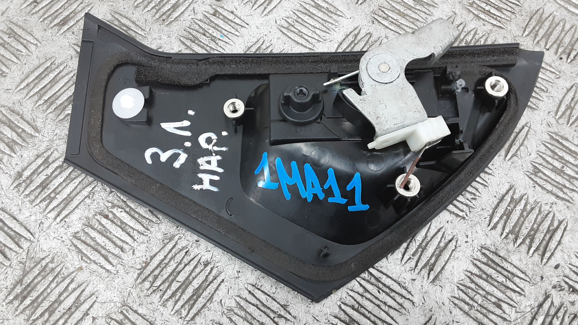 Ручка двери задней наружная левая