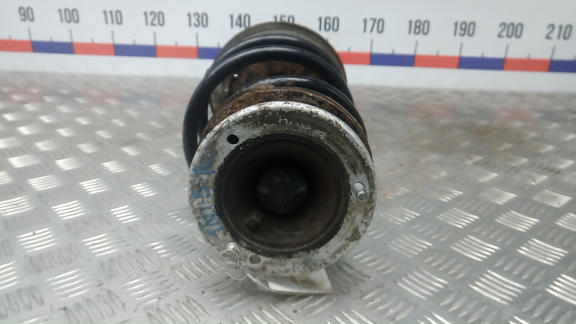 Амортизатор передний правый