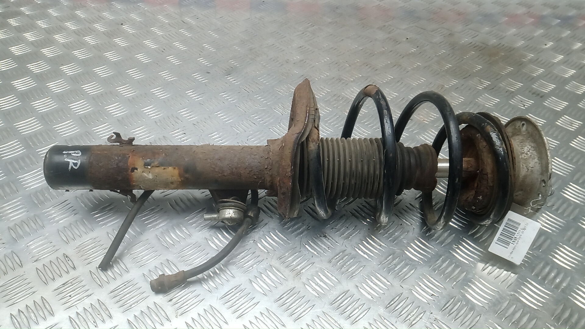 Амортизатор передний правый