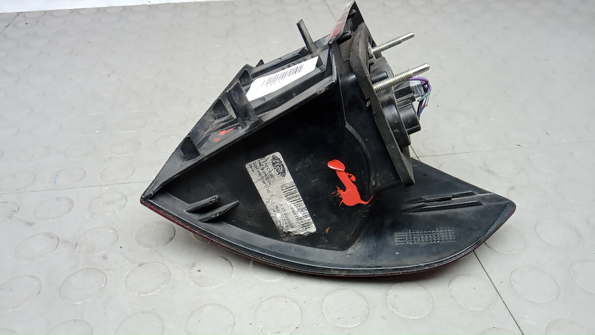 Фонарь задний левый