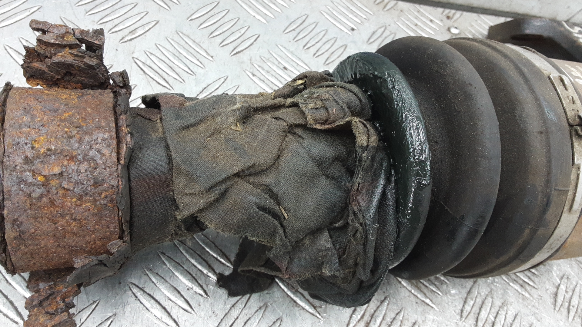 Полуось передняя правая