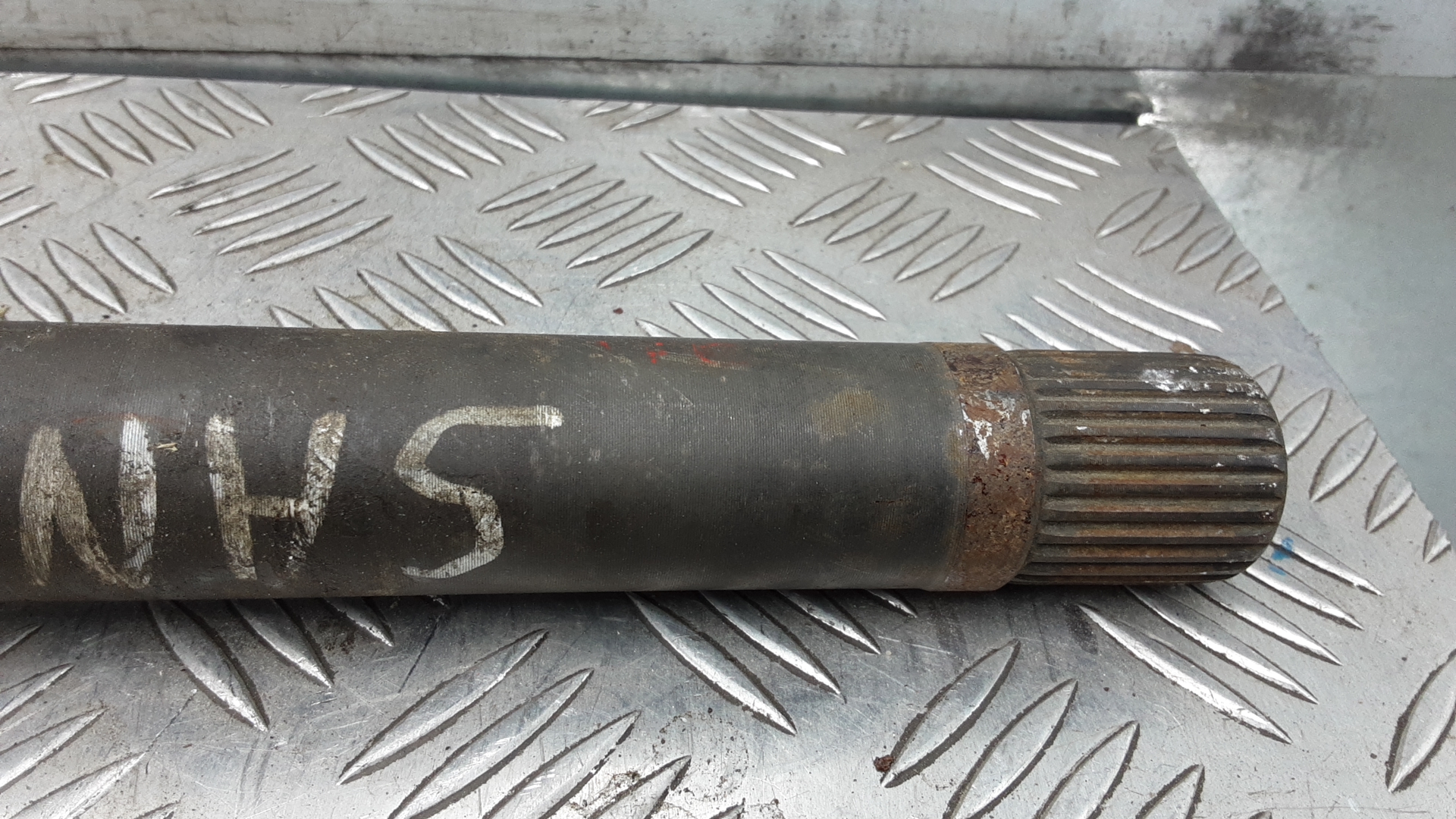 Полуось передняя правая