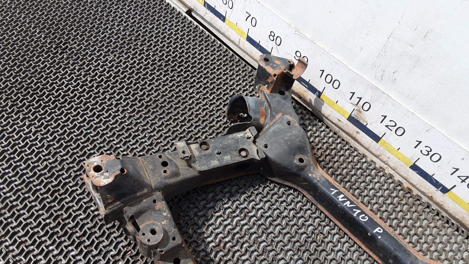 Балка передняя (крепление продольных тяг)