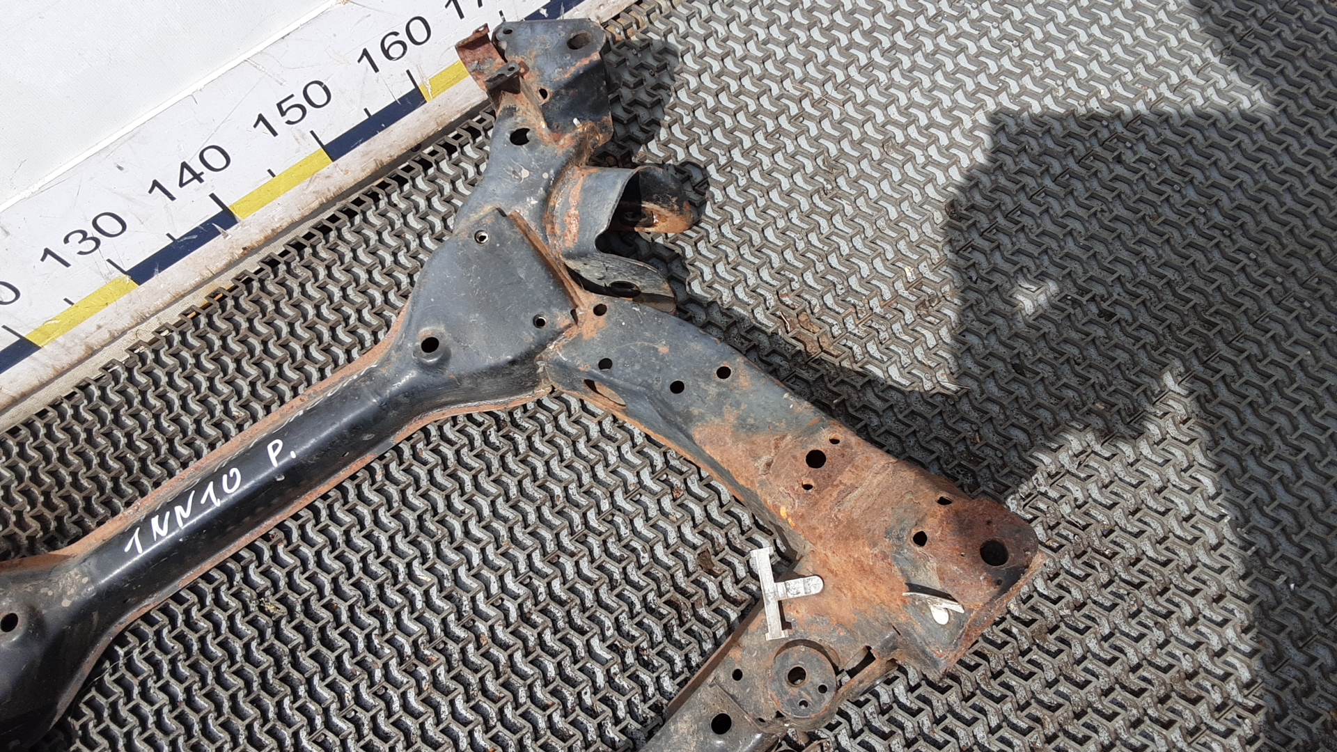 Балка передняя (крепление продольных тяг)