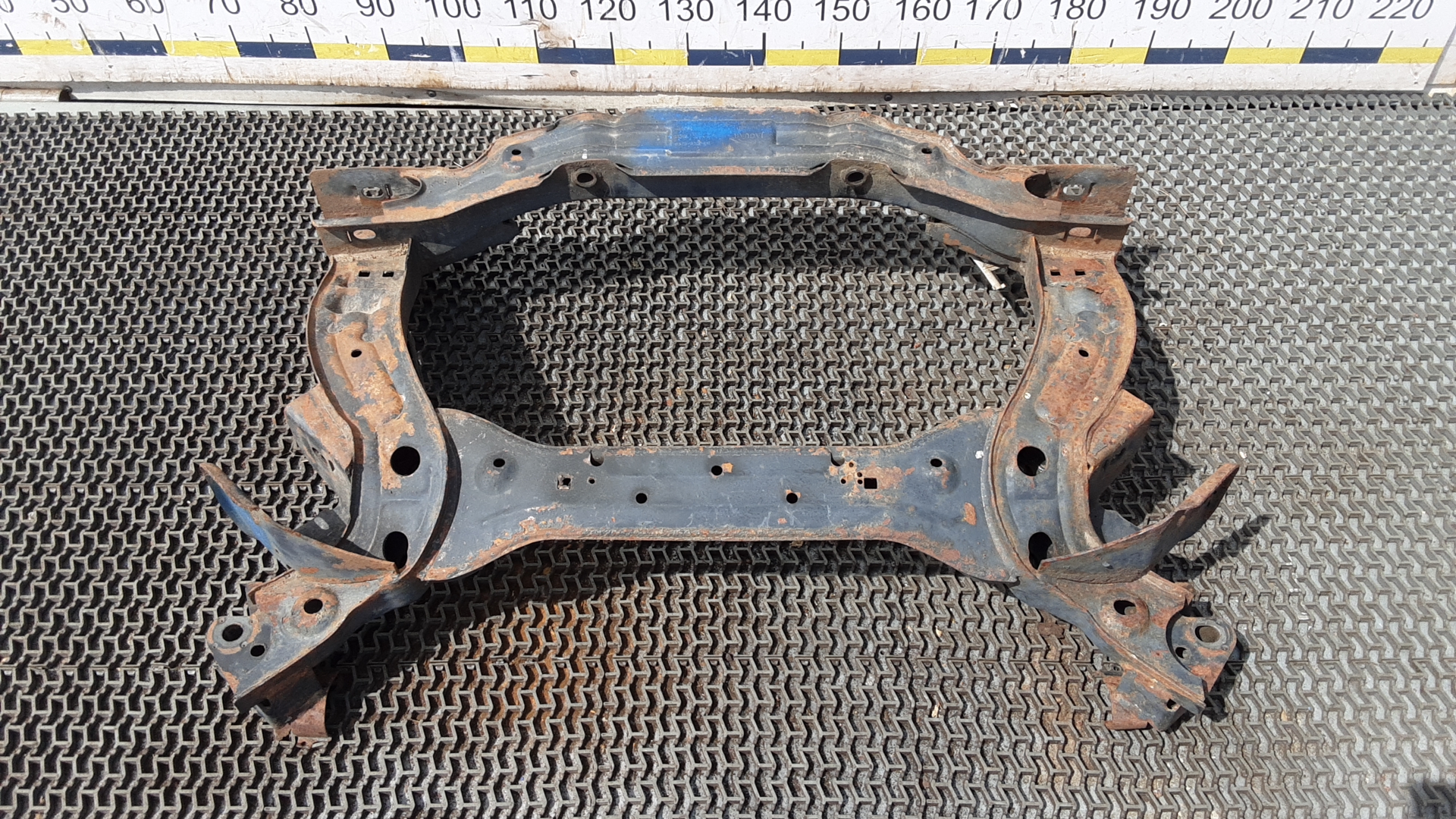 Балка передняя (крепление продольных тяг)