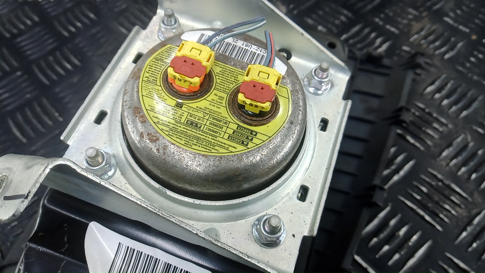 Подушка безопасности пассажирская (в торпедо)