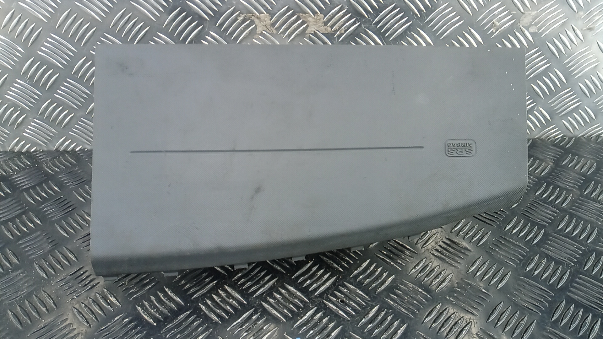 Подушка безопасности пассажирская (в торпедо)