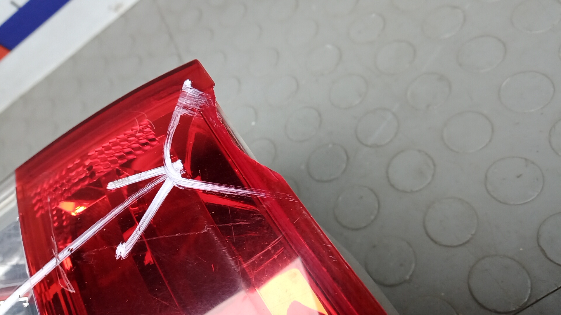 Фонарь задний правый