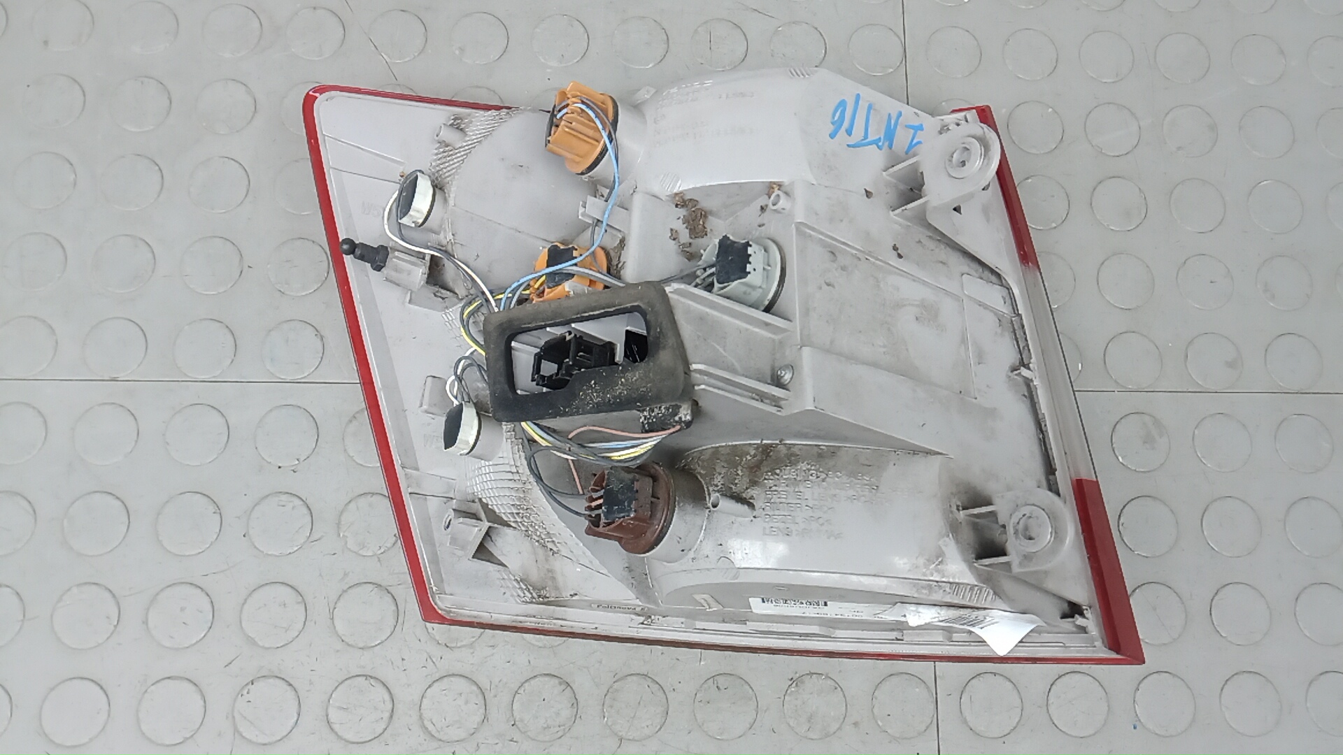 Фонарь задний правый