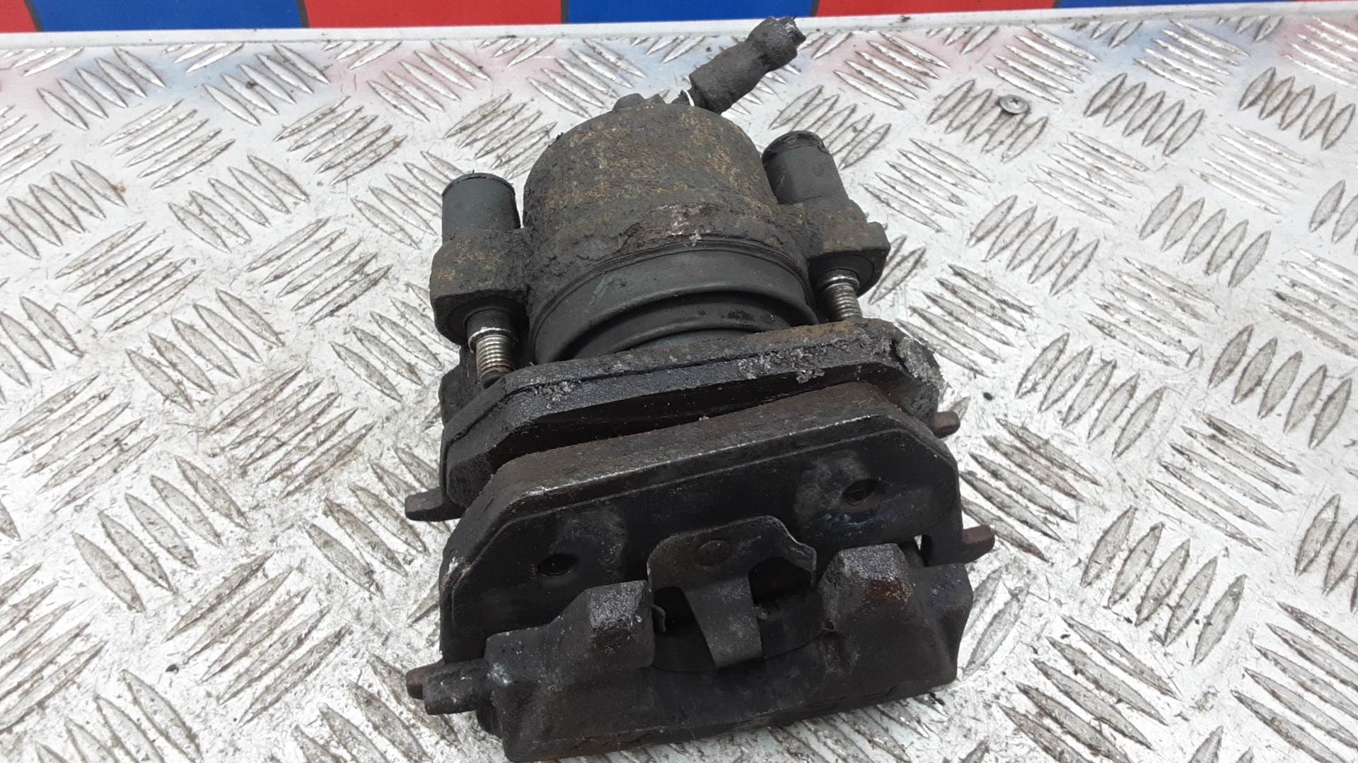 Суппорт передний правый