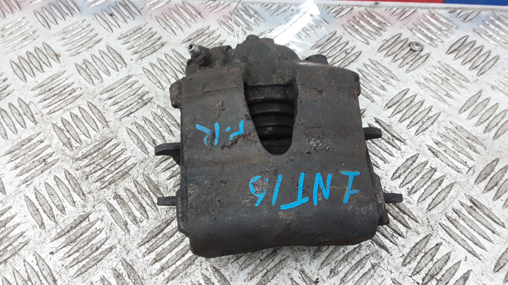 Суппорт передний правый