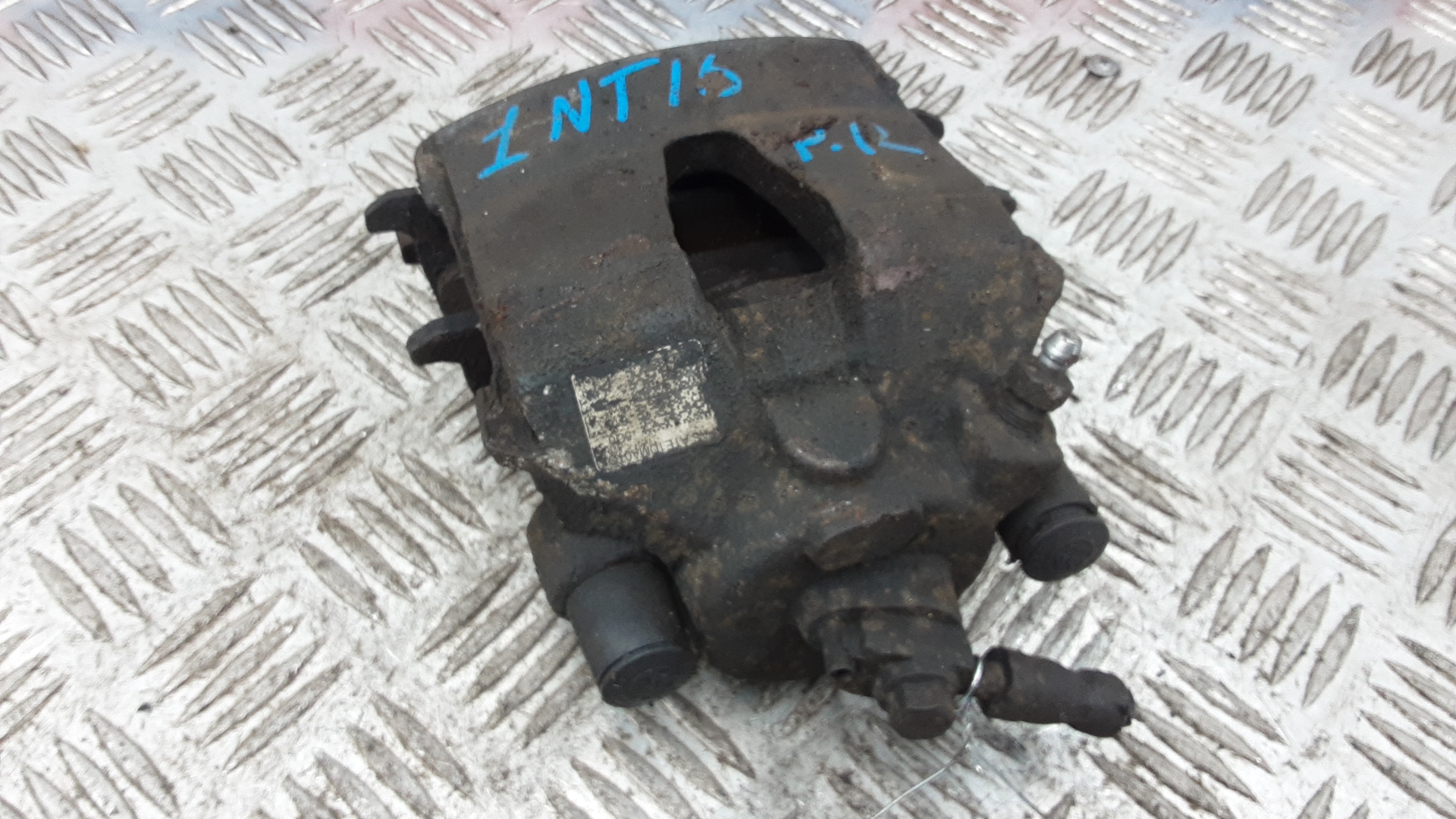 Суппорт передний правый