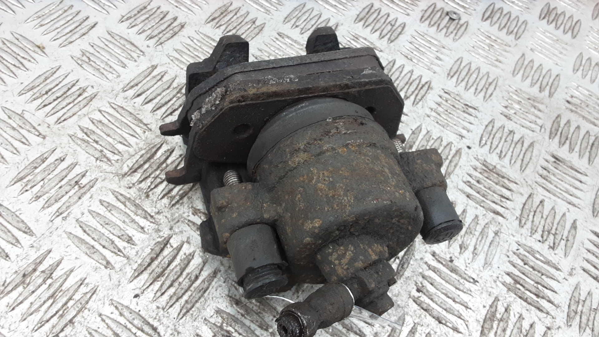 Суппорт передний правый