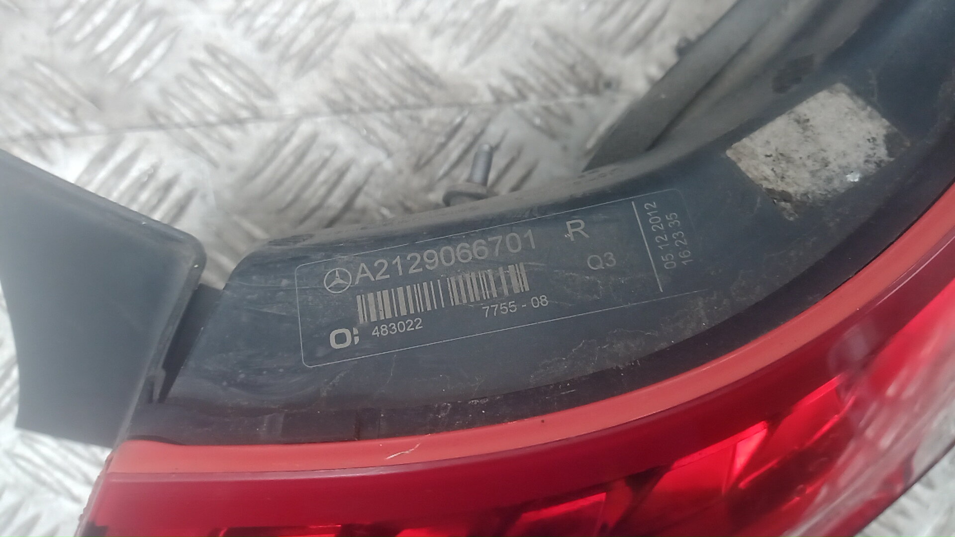 Фонарь задний правый