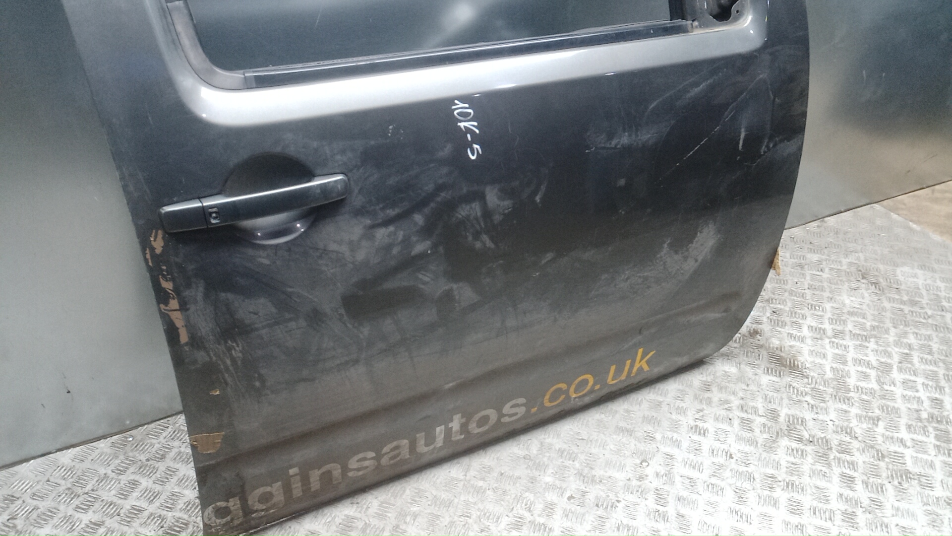 Дверь передняя правая