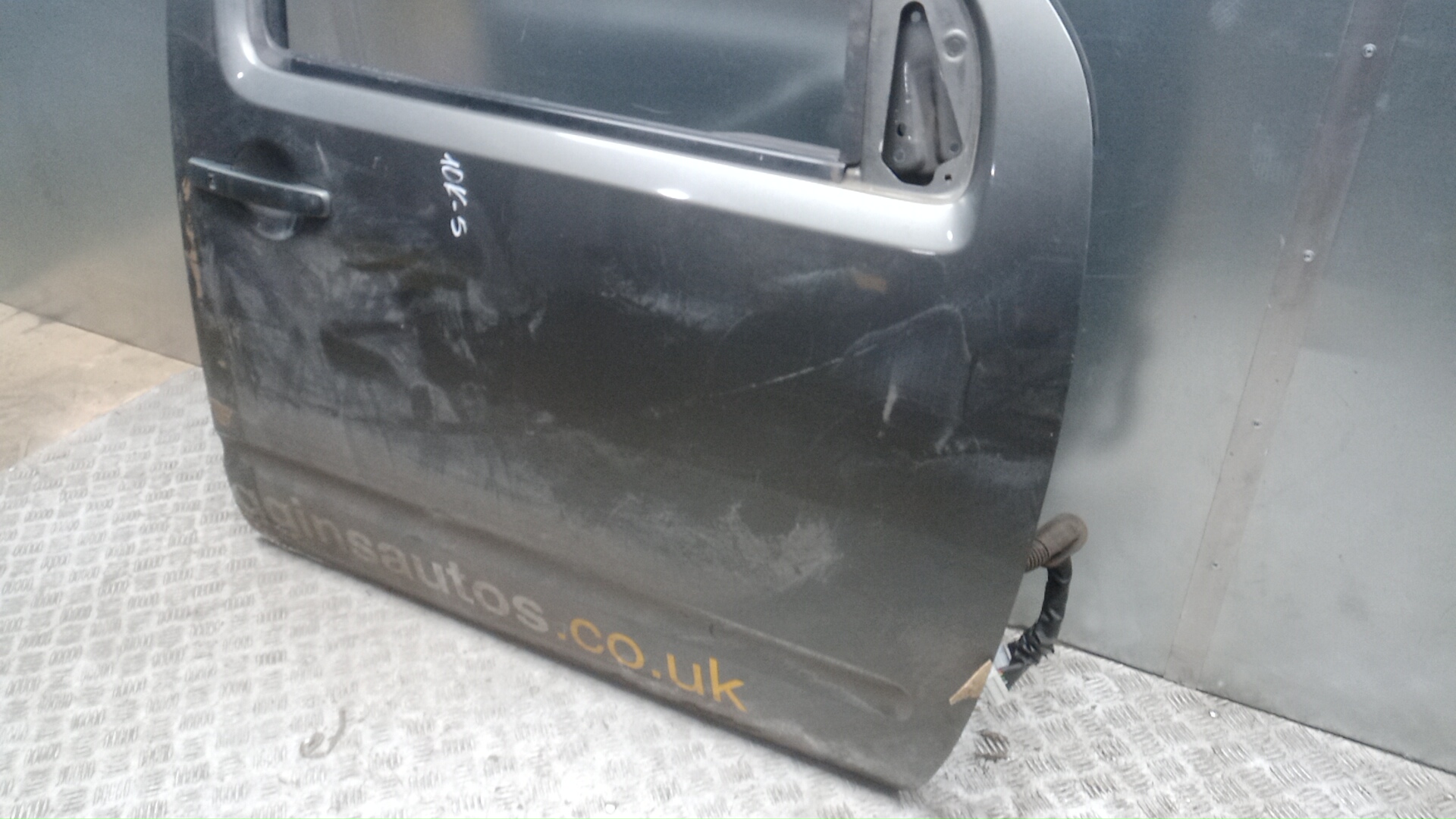 Дверь передняя правая