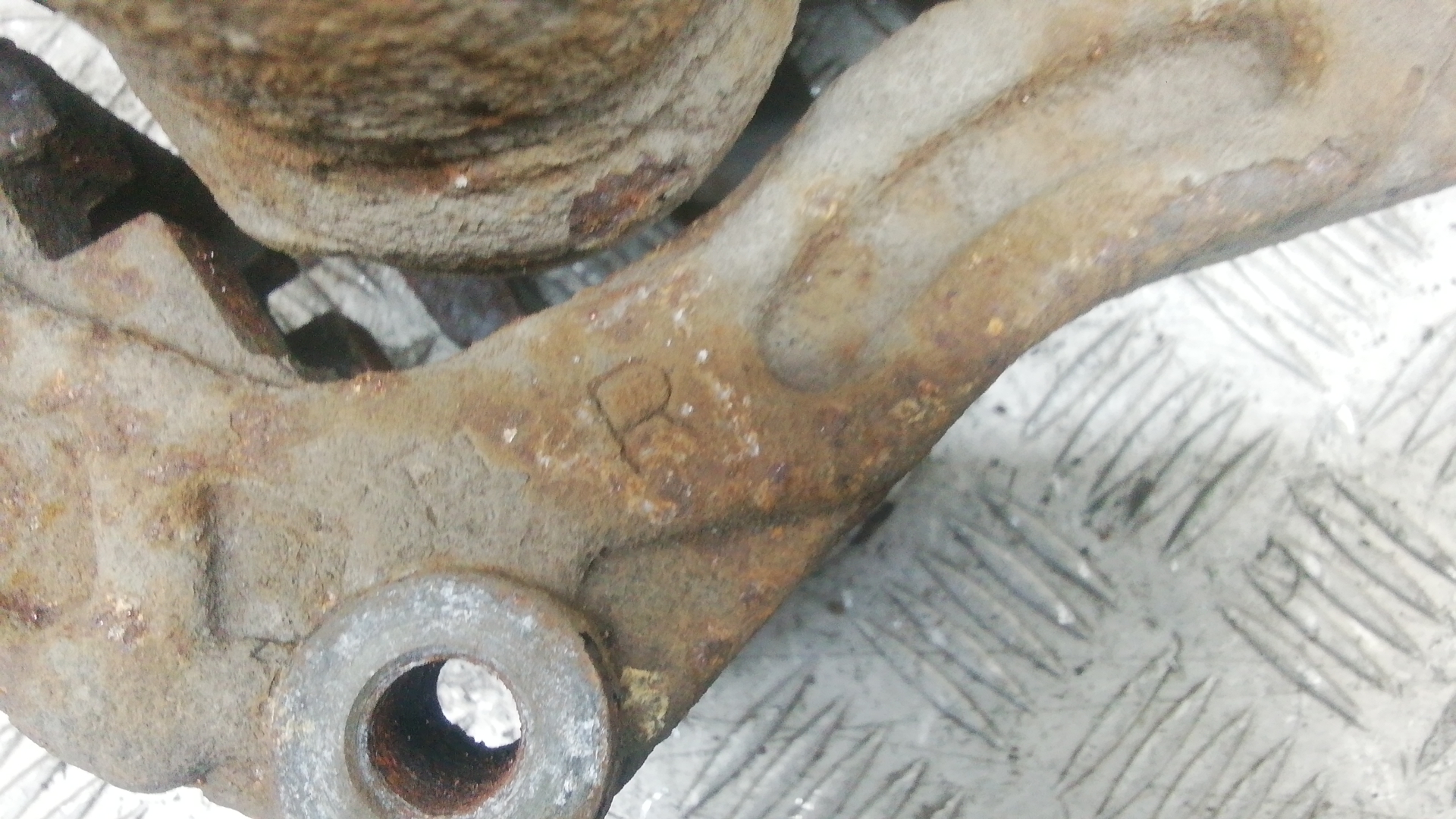 Суппорт передний правый