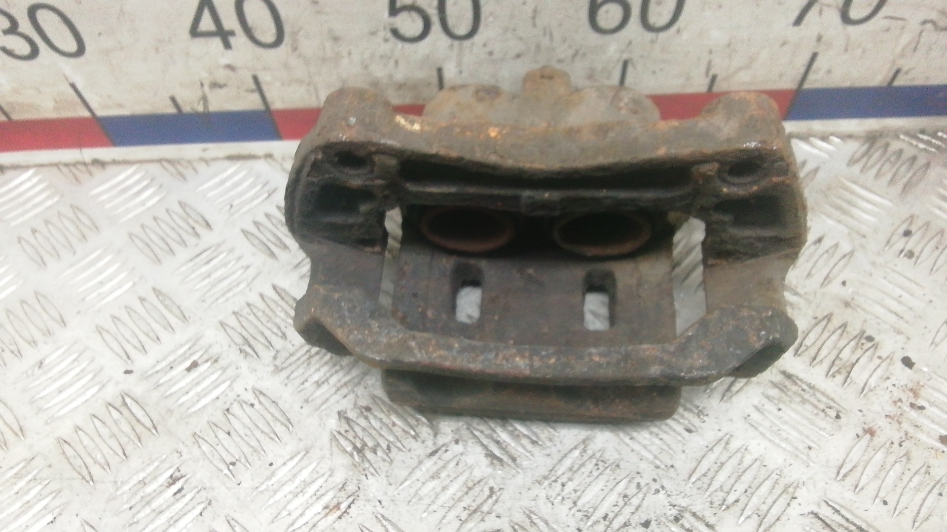 Суппорт передний правый