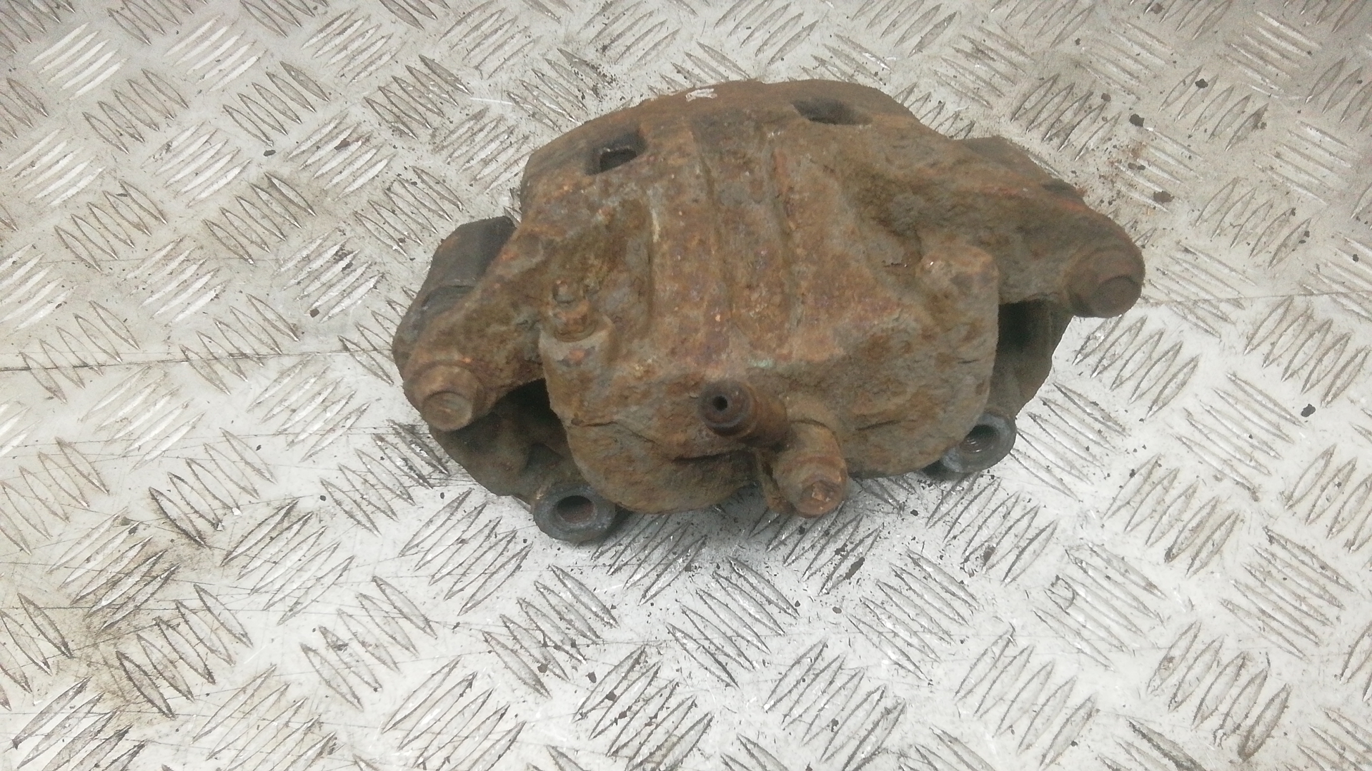 Суппорт передний правый