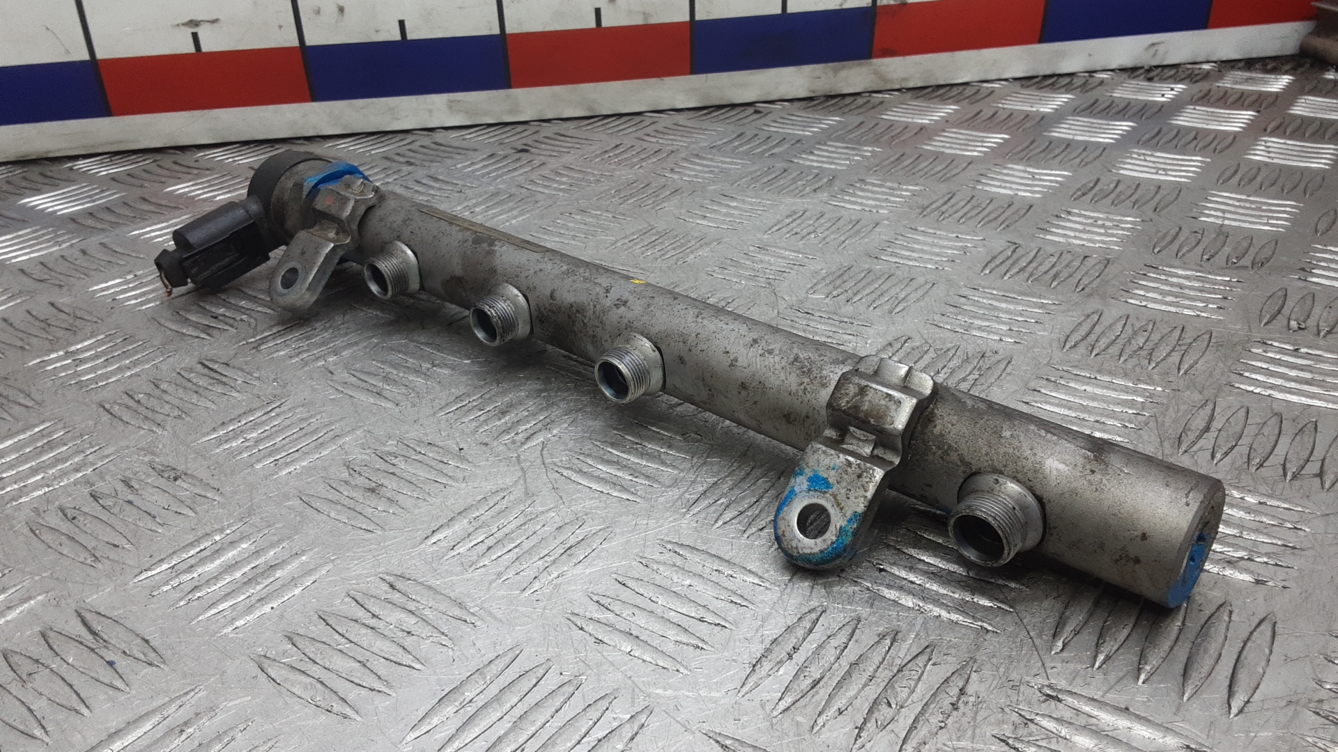 Рейка топливная (рампа)