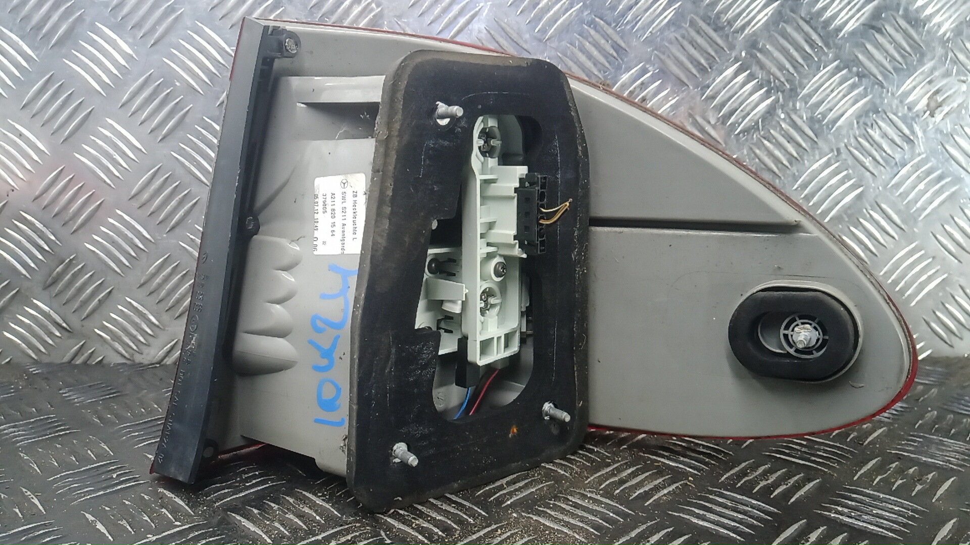 Фонарь задний левый