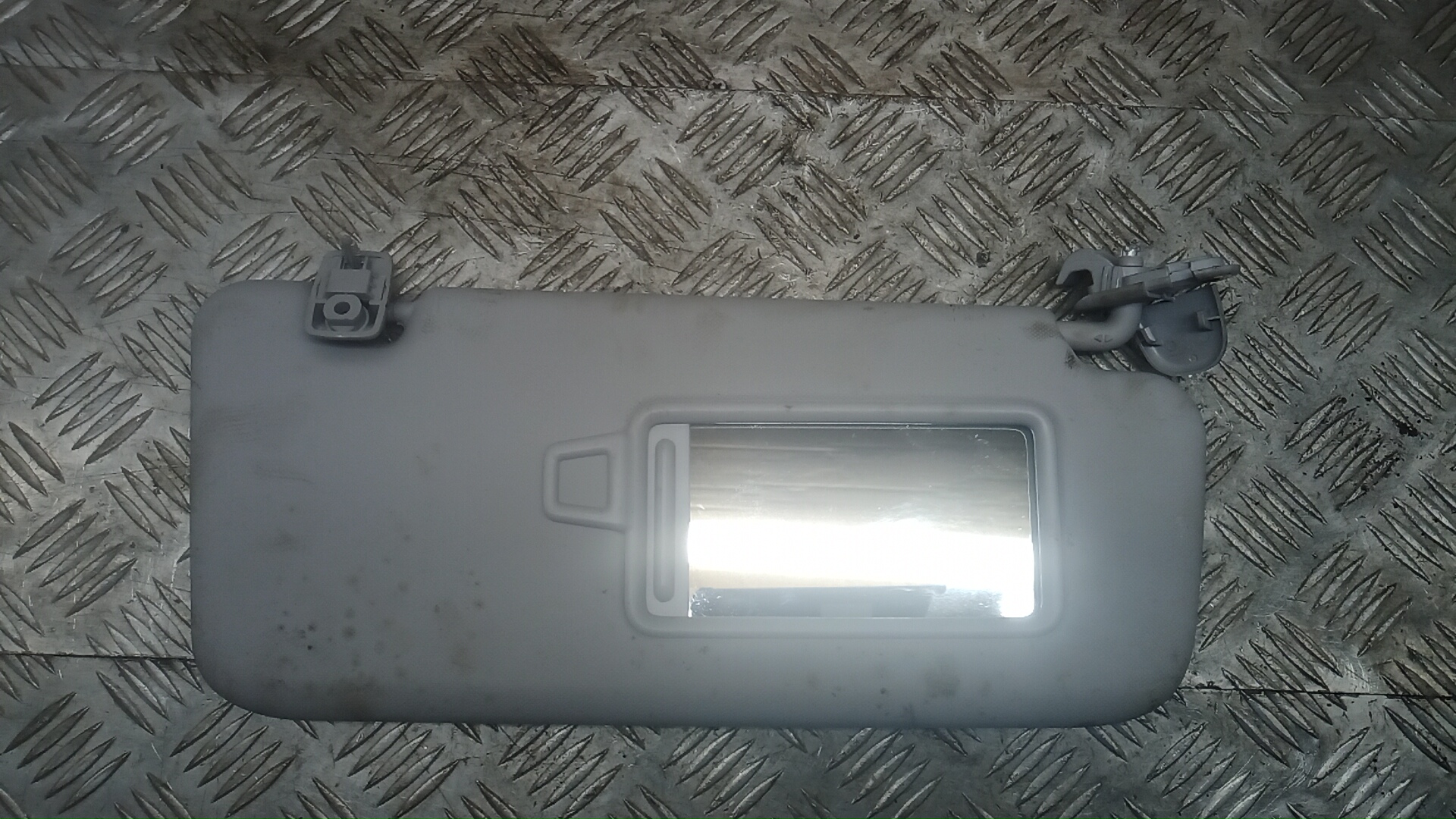 Козырек солнцезащитный