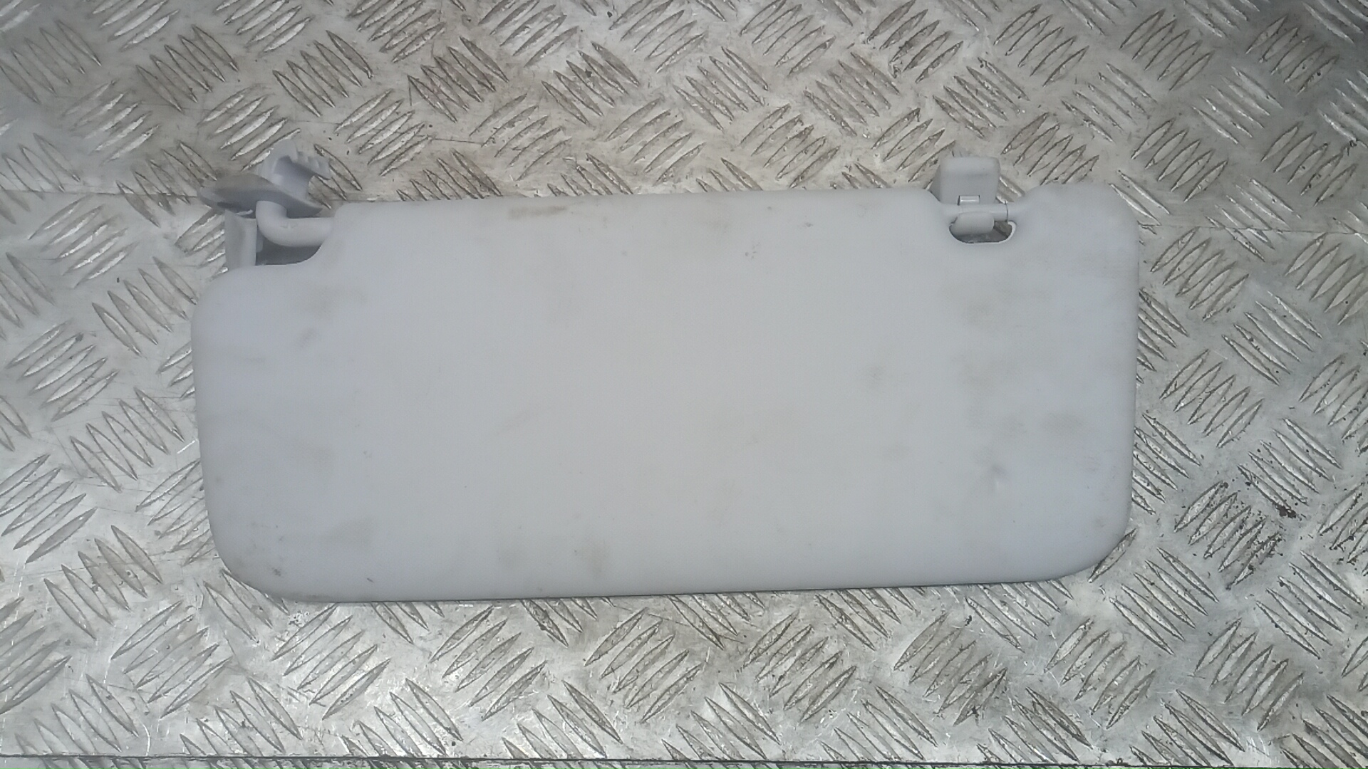 Козырек солнцезащитный