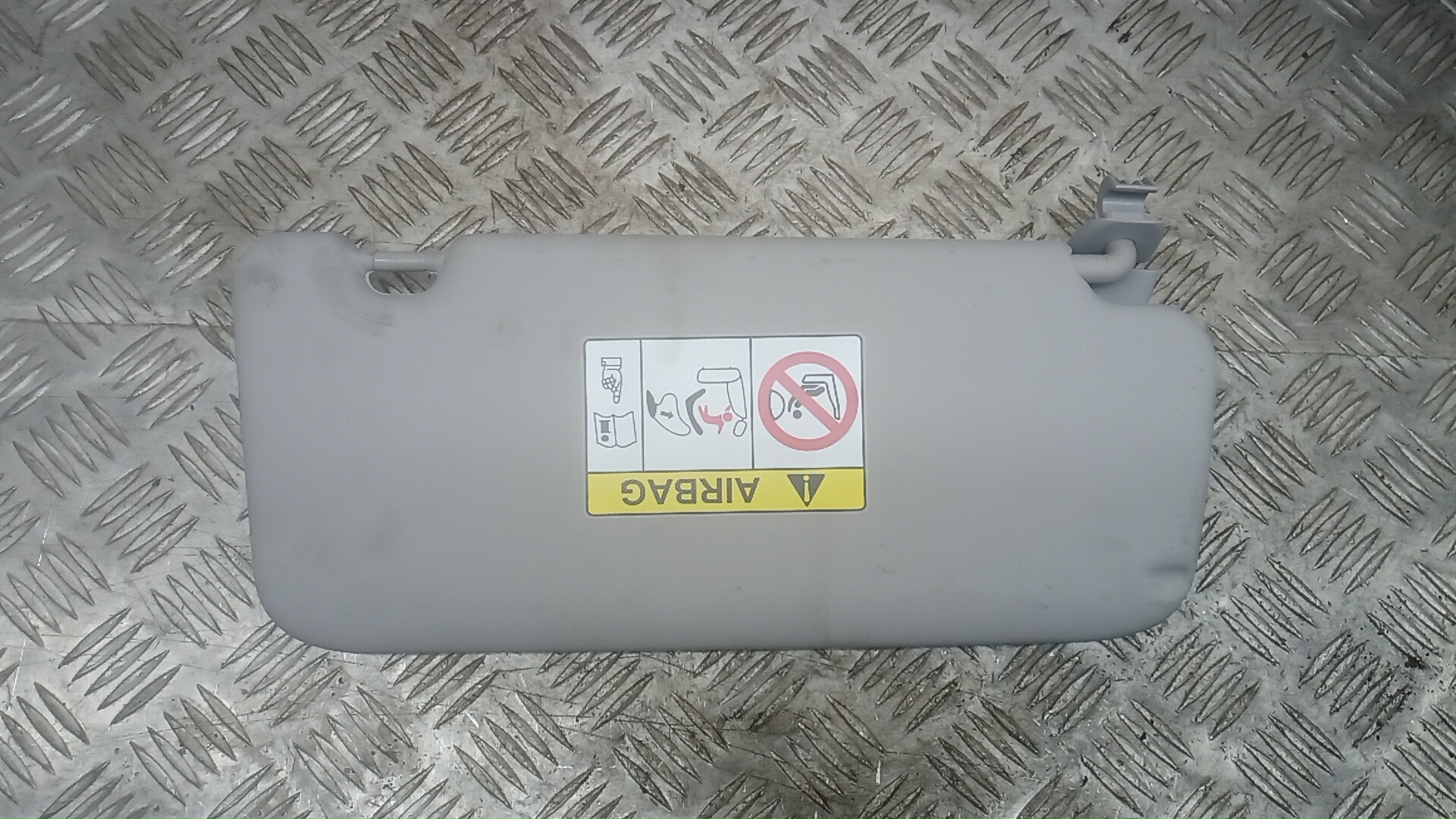 Козырек солнцезащитный