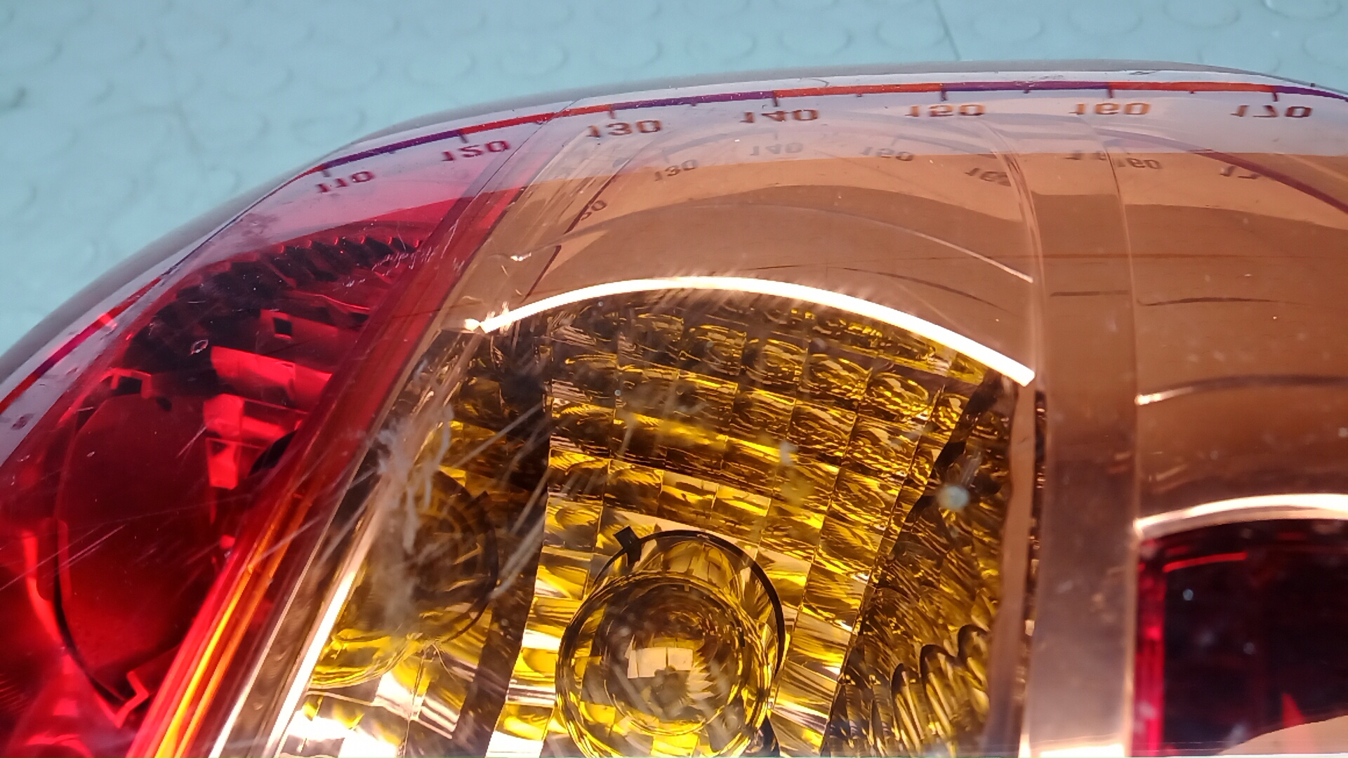 Фонарь задний правый