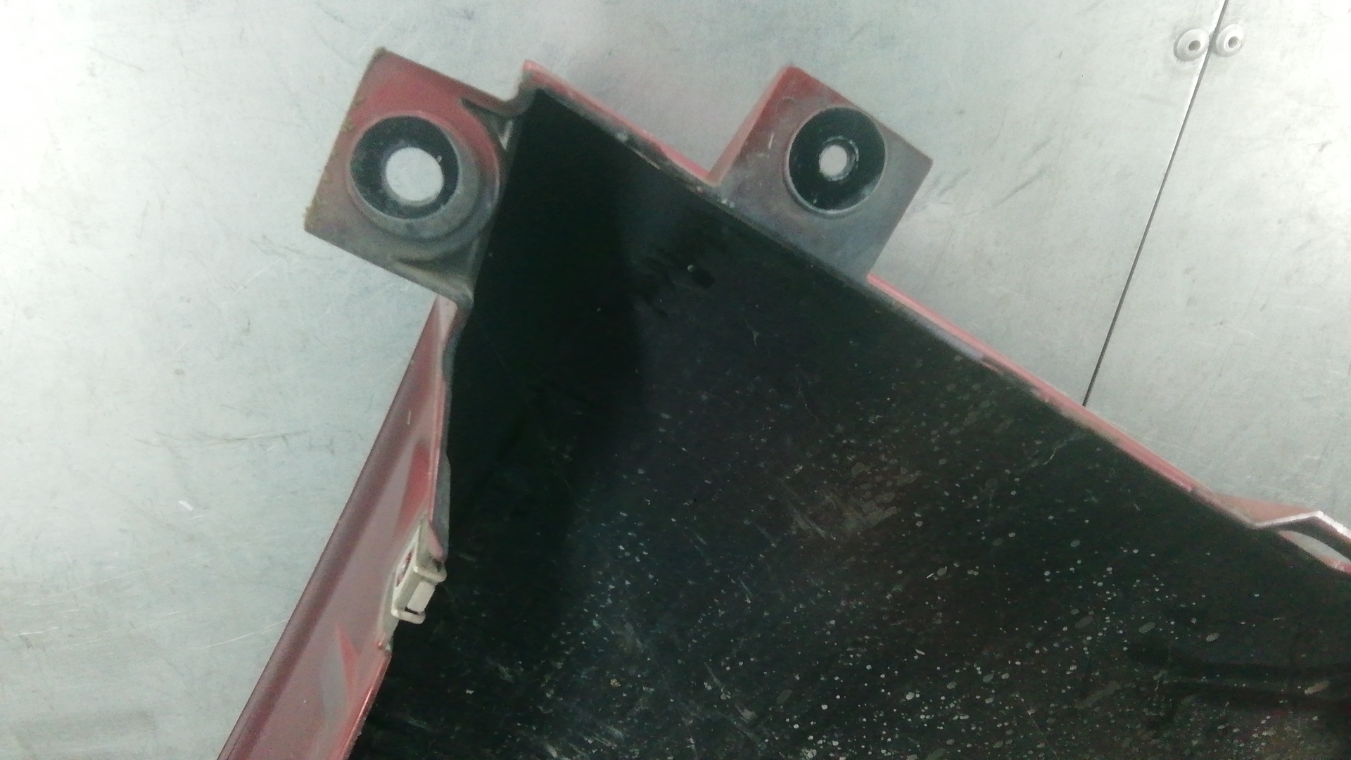 Крыло переднее левое