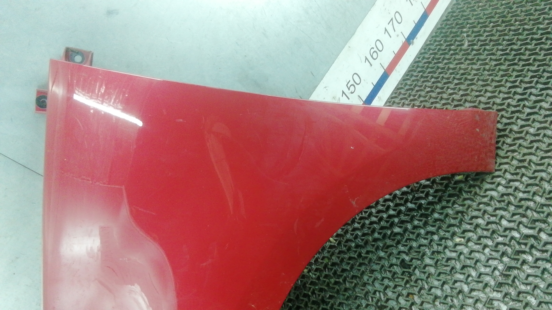 Крыло переднее левое