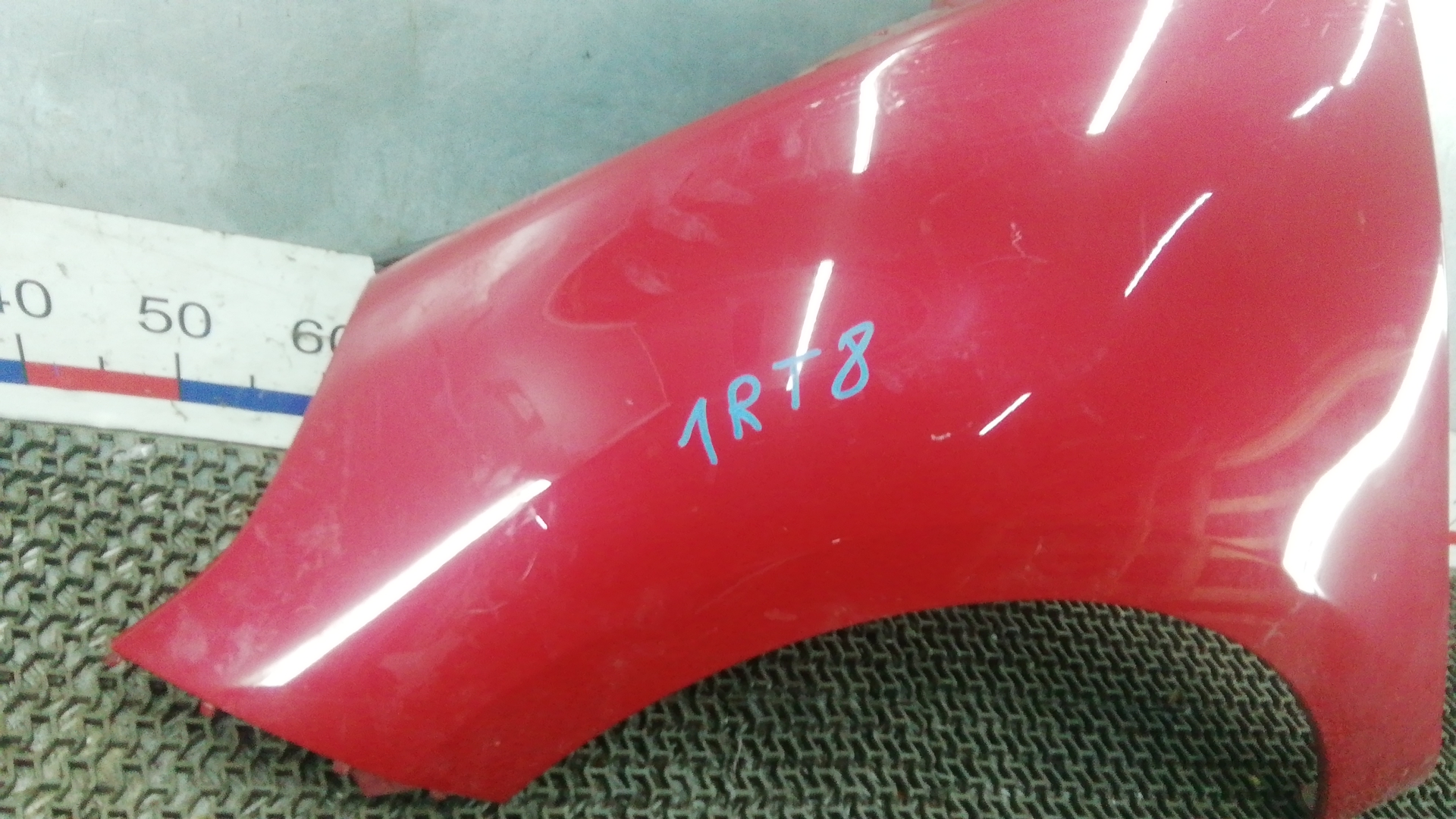 Крыло переднее левое