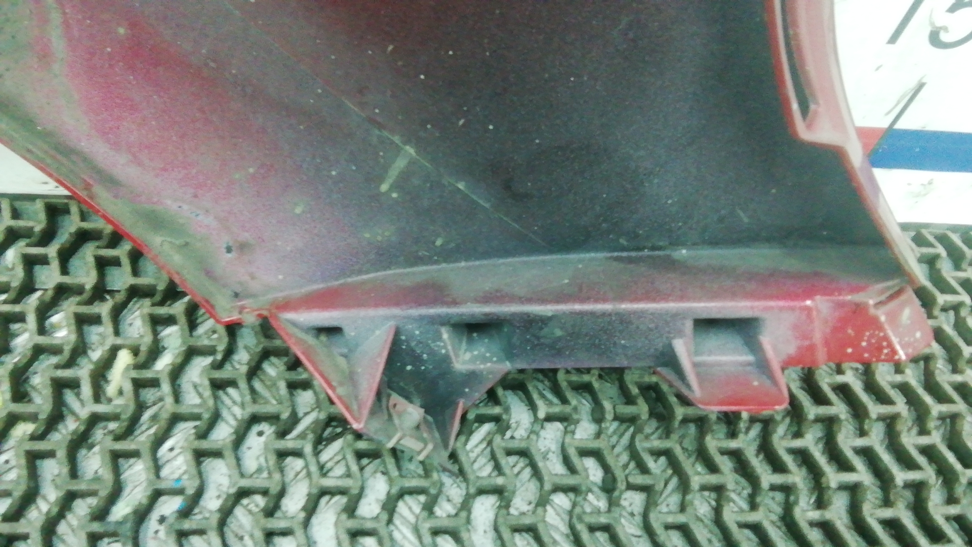 Крыло переднее левое