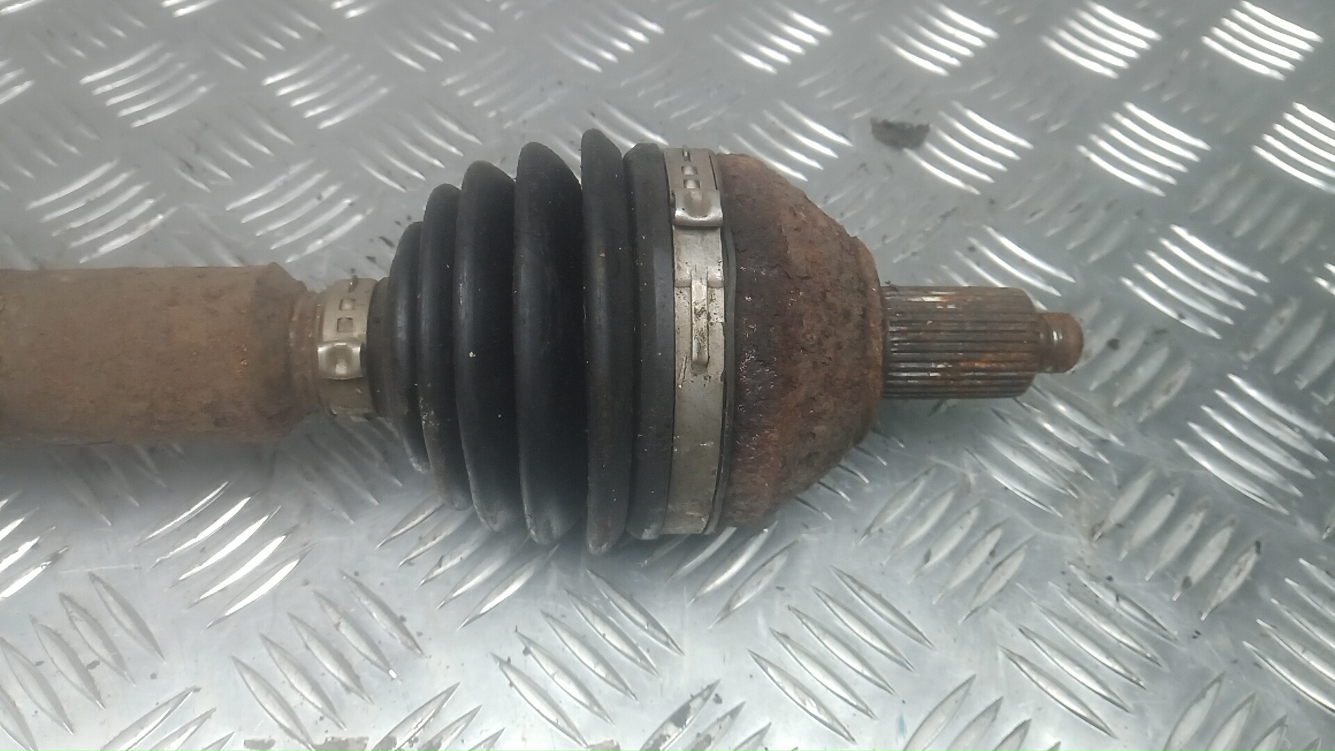 Полуось передняя правая