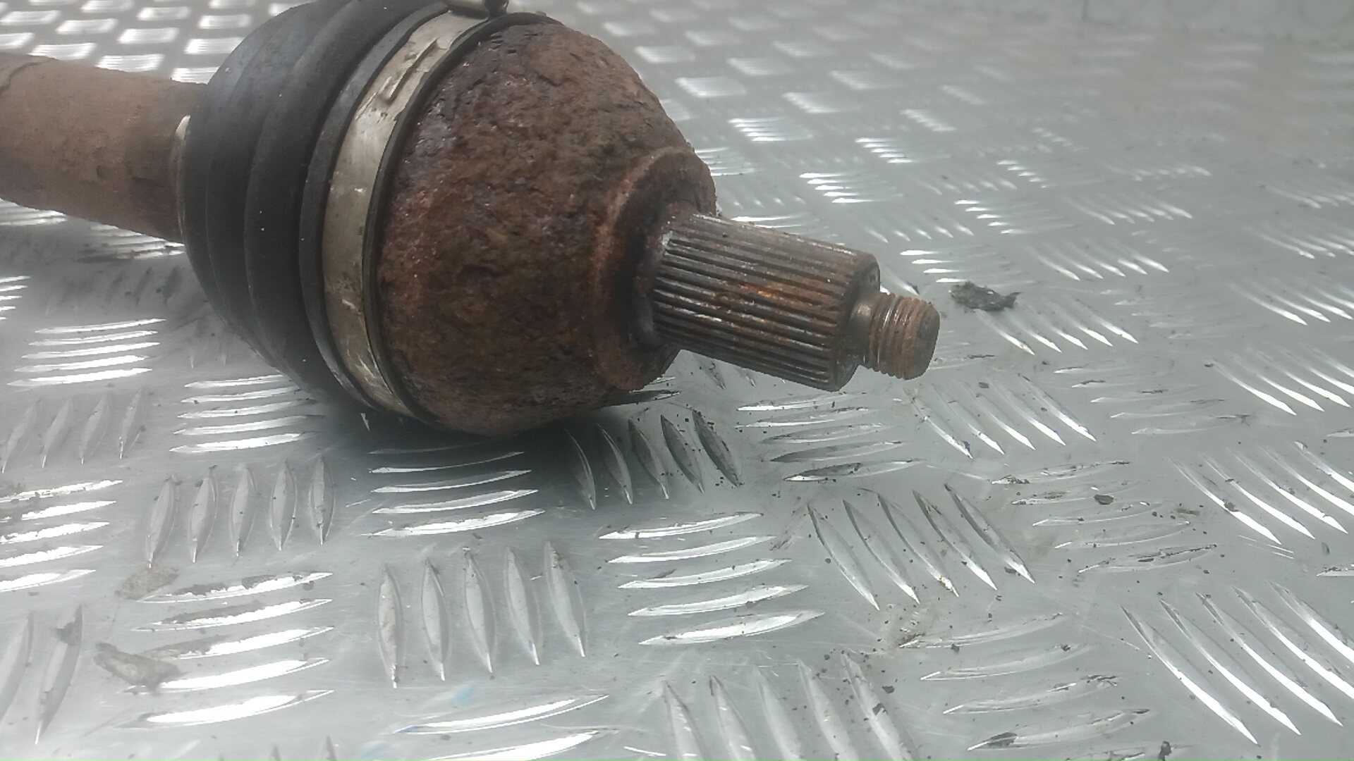 Полуось передняя правая