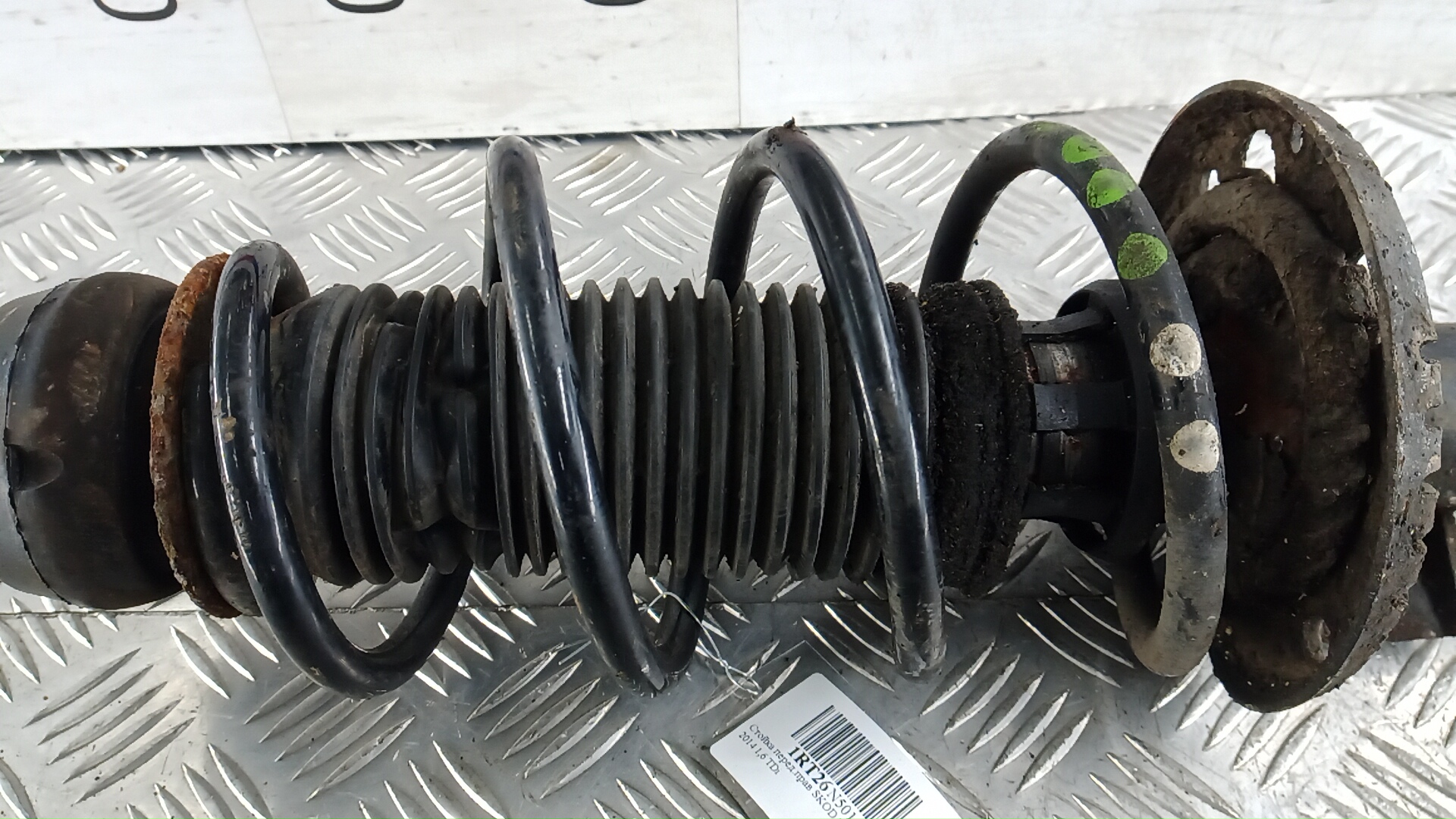 Амортизатор передний правый