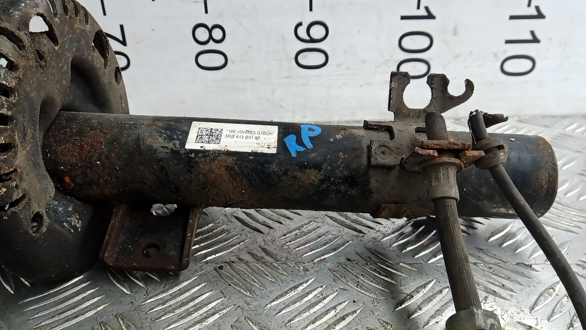 Амортизатор передний правый