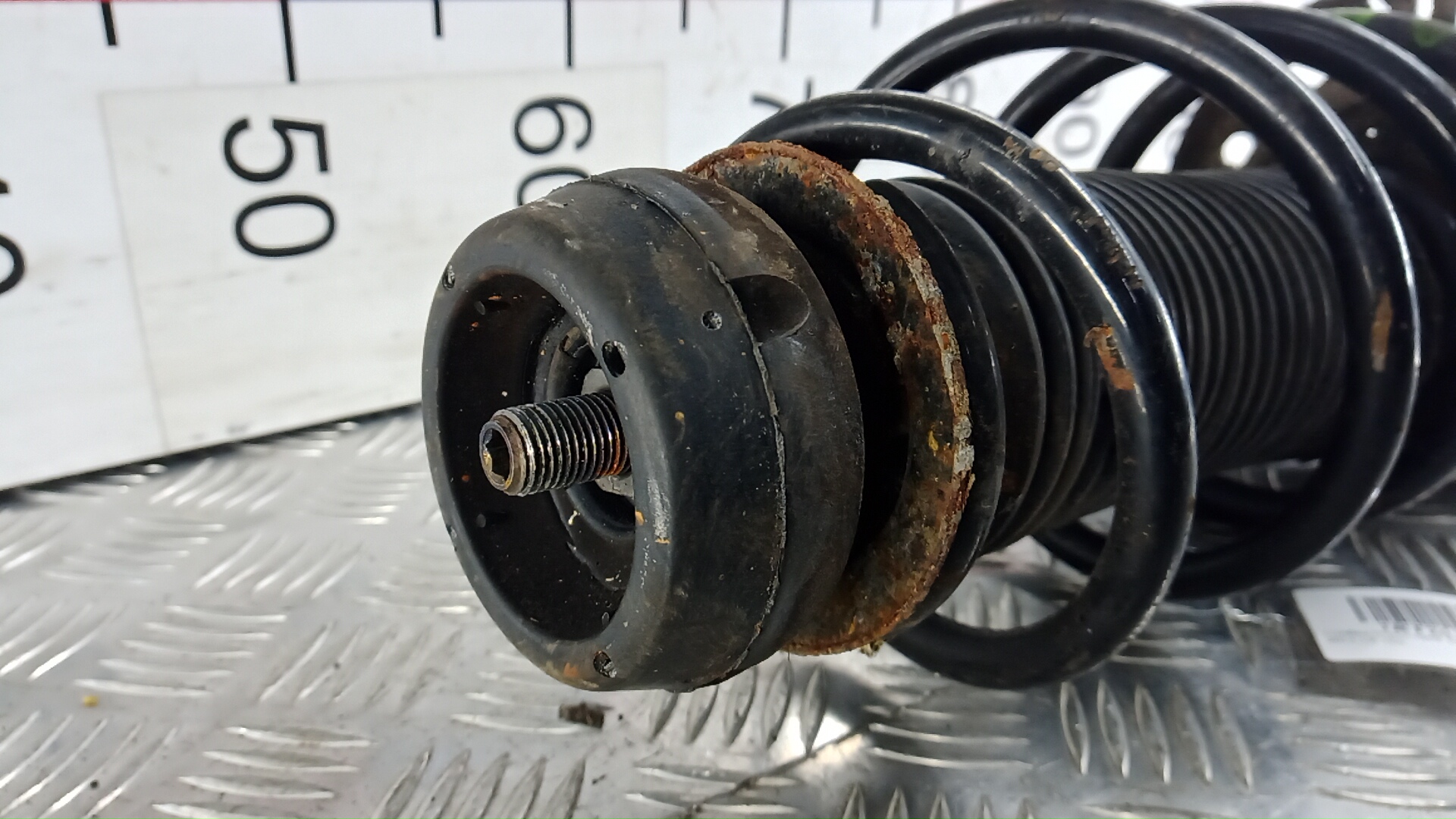 Амортизатор передний правый