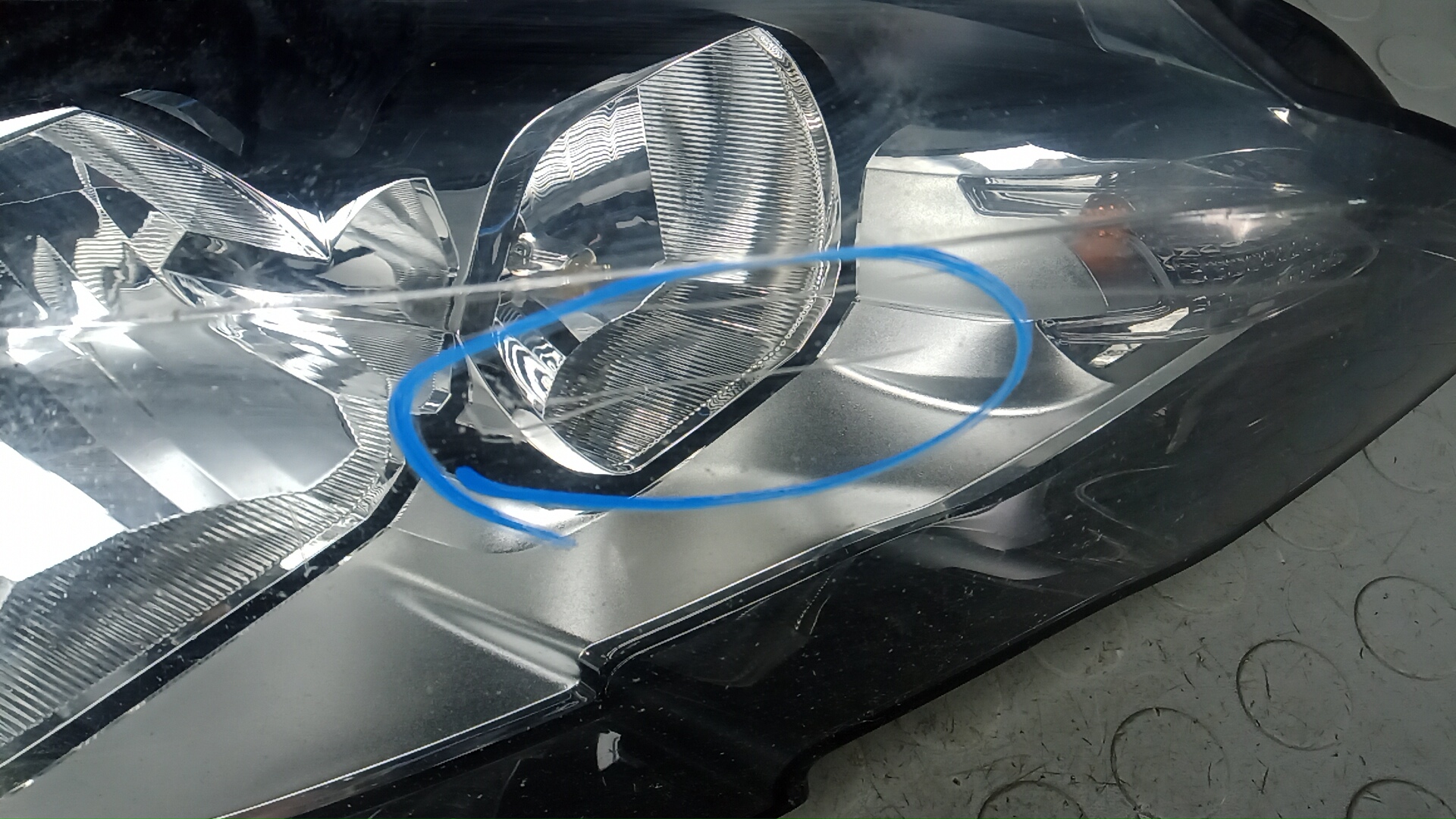 Фара правая