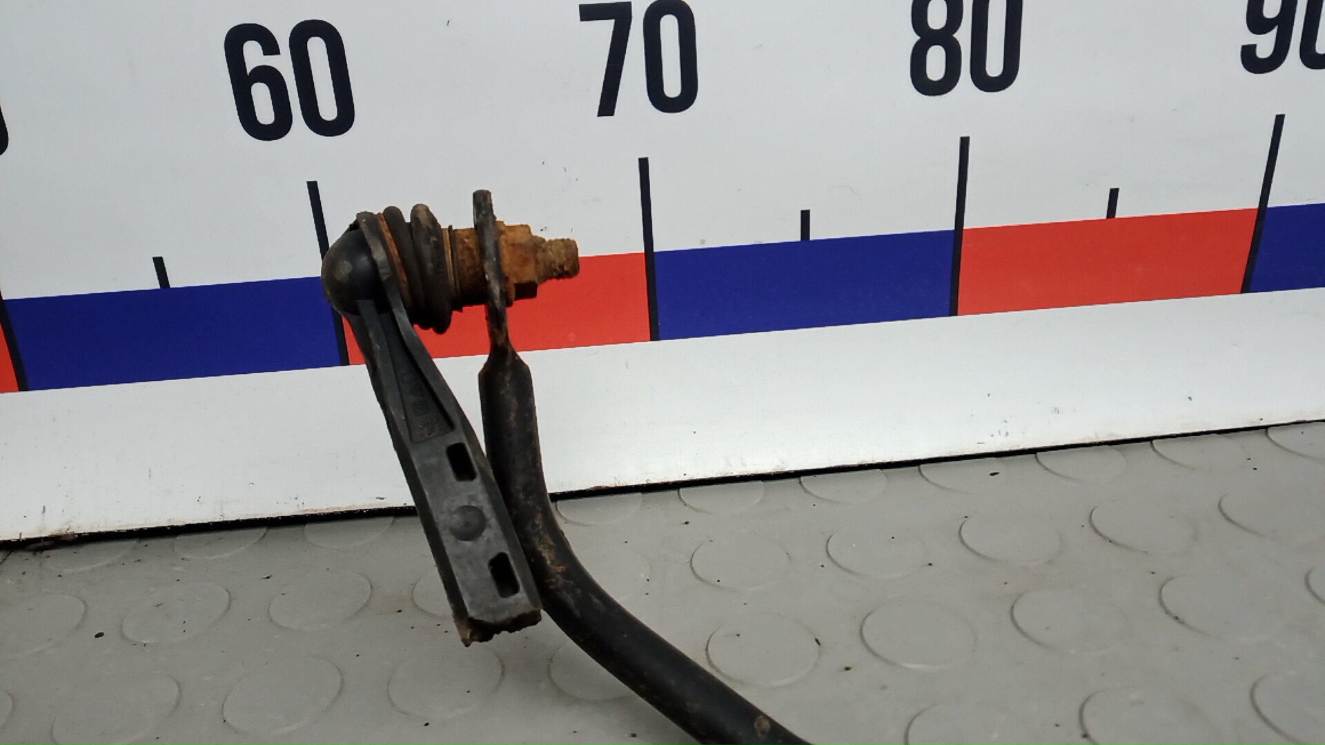 Стабилизатор передний